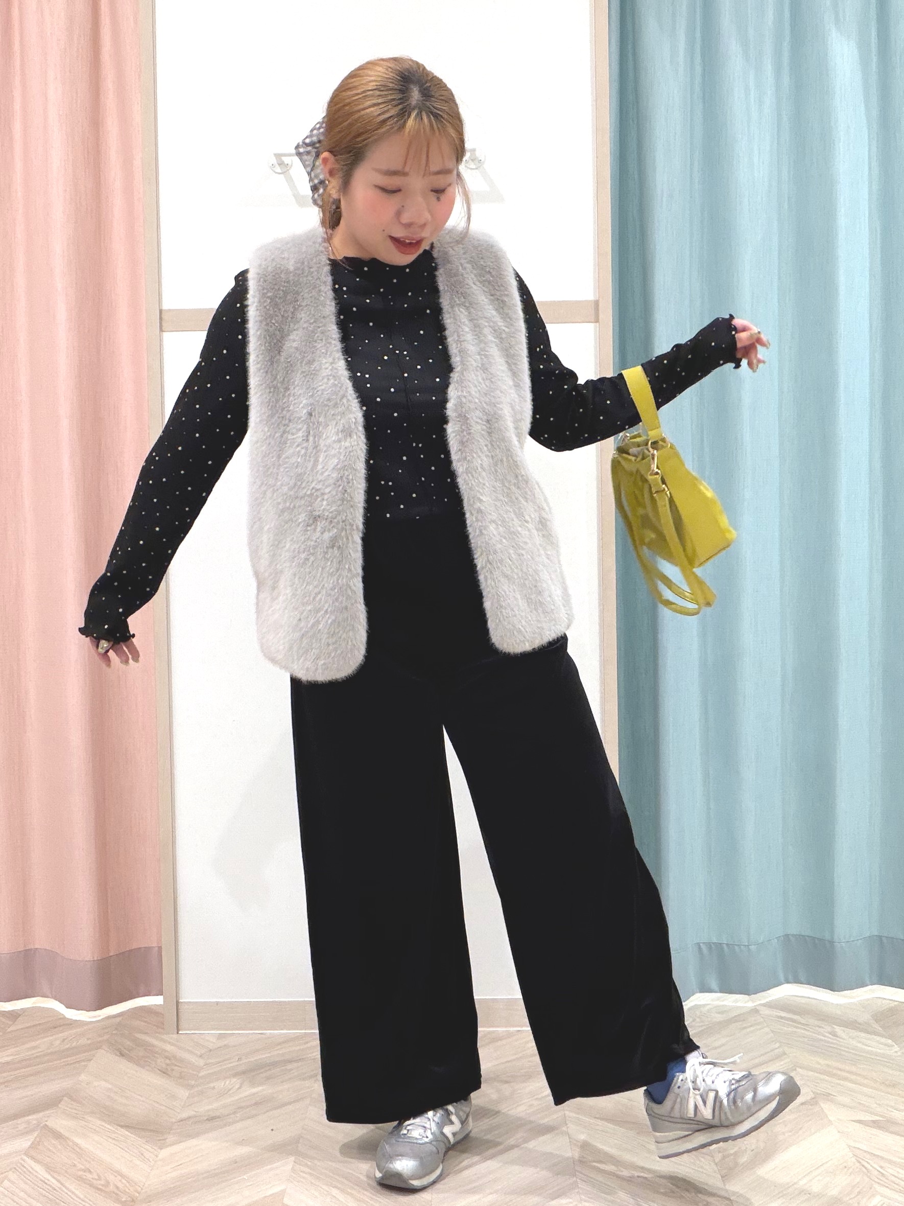 まちゃんなちゃんさんの「SHOO･LA･RUE｜【洗濯機可】配色メロウで華やかに アソート楊柳トップス」を使ったコーディネート