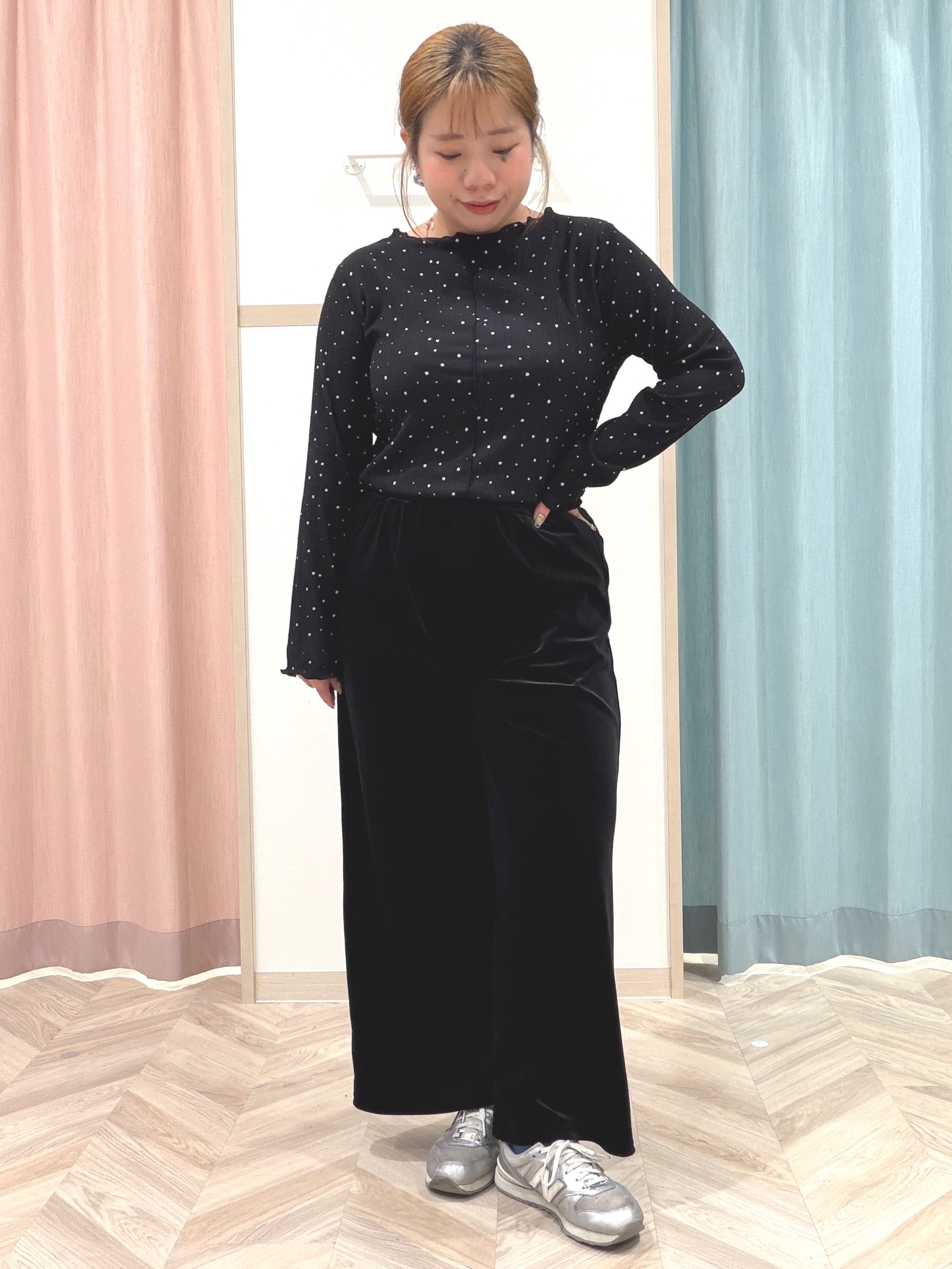 まちゃんなちゃんさんの「SHOO･LA･RUE｜【洗濯機可】配色メロウで華やかに アソート楊柳トップス」を使ったコーディネート
