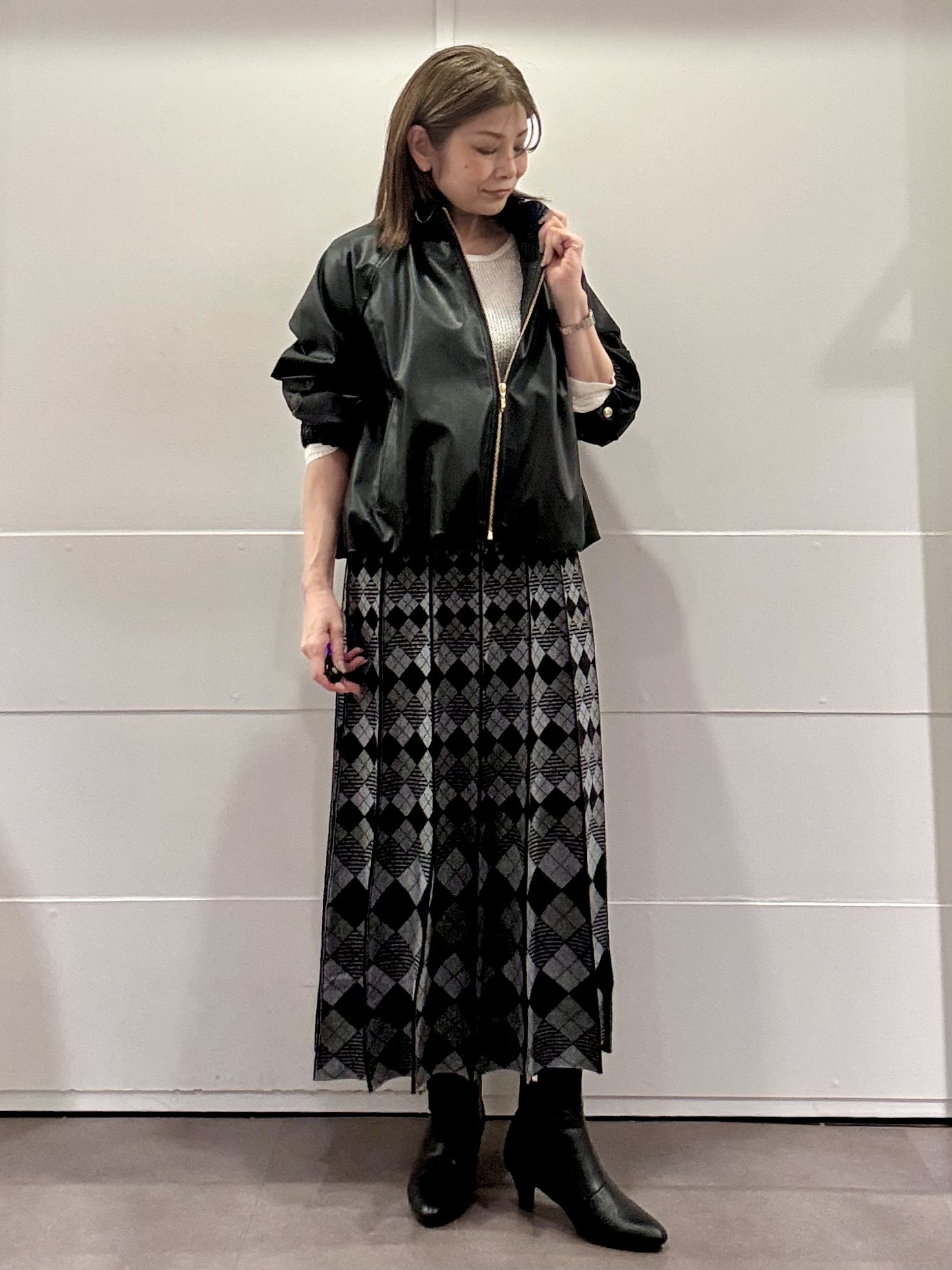 ちいさんの「Reflect｜レザー調ジップアップブルゾン」を使ったコーディネート