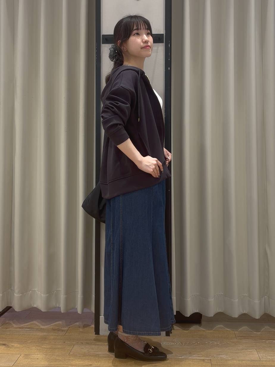 RUKAさんの「grove｜ダンボールフードジップパーカー」を使ったコーディネート