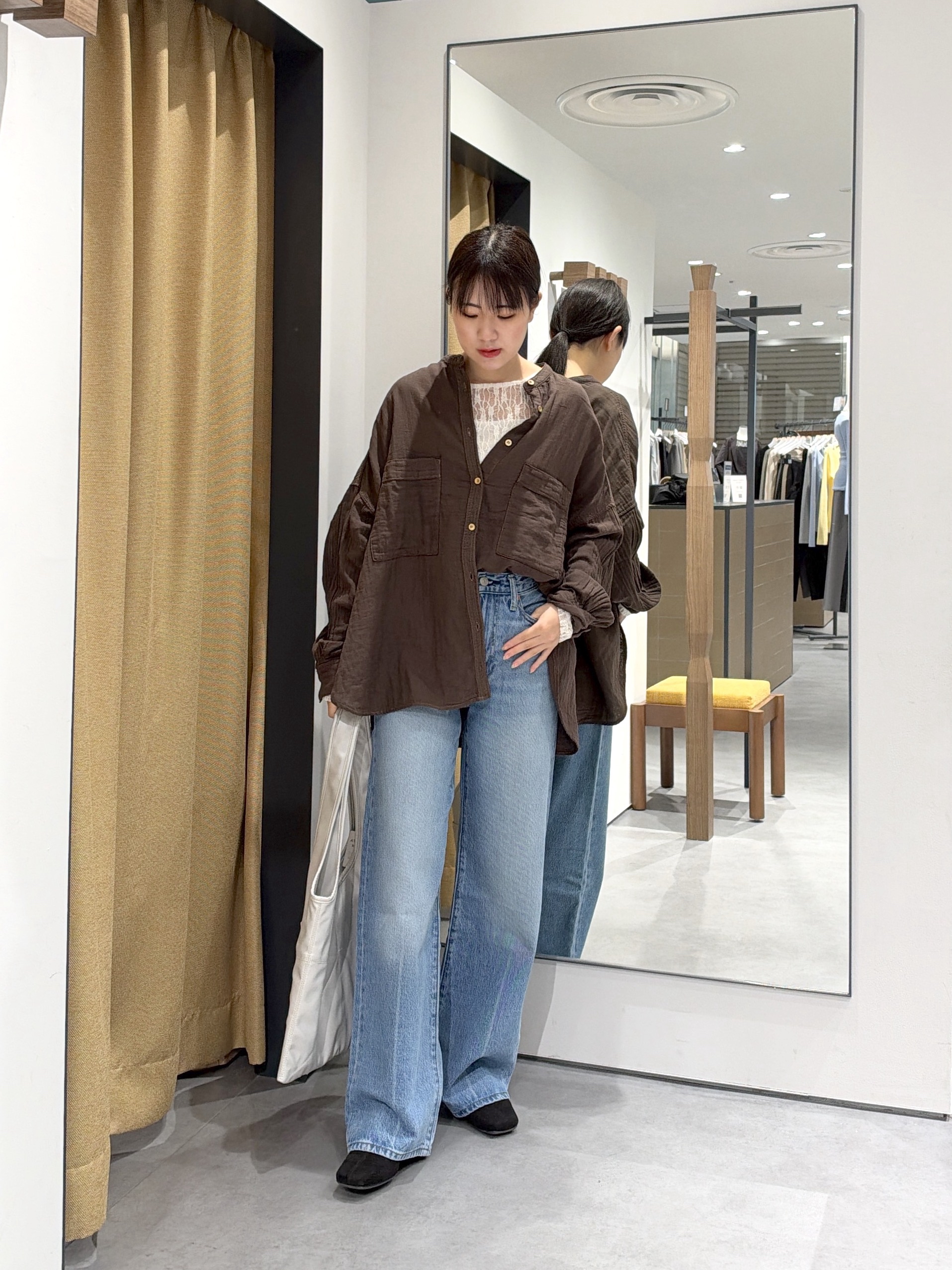 Renoさんの「INDIVI｜ガーゼデニムシャツ」を使ったコーディネート