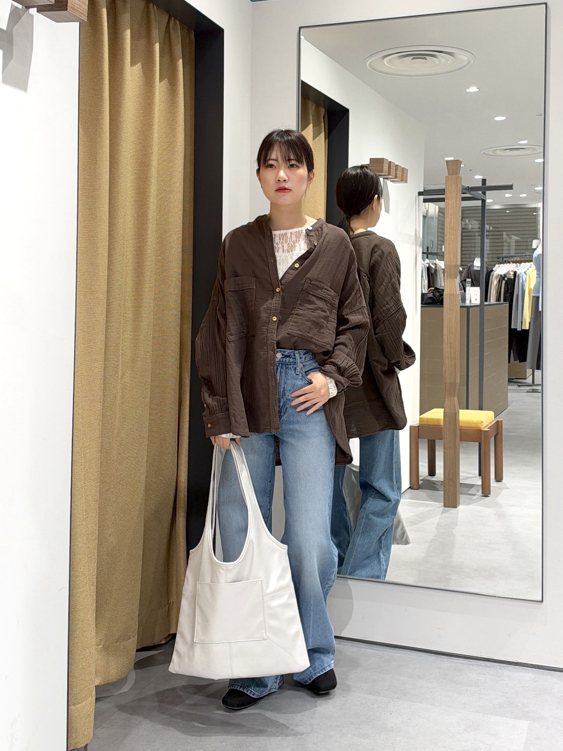 Renoさんの「INDIVI｜ガーゼデニムシャツ」を使ったコーディネート