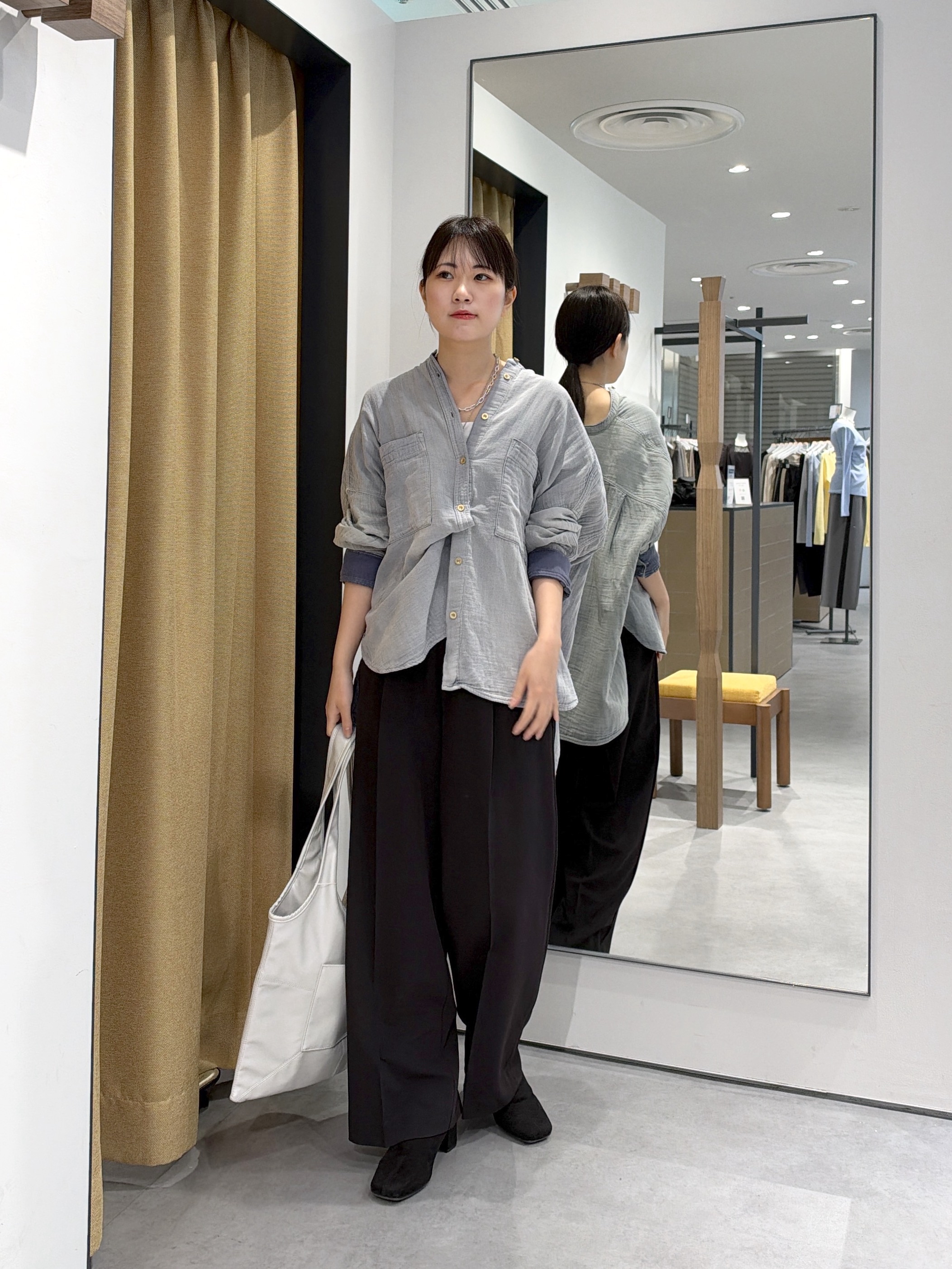 Renoさんの「INDIVI｜ガーゼデニムシャツ」を使ったコーディネート