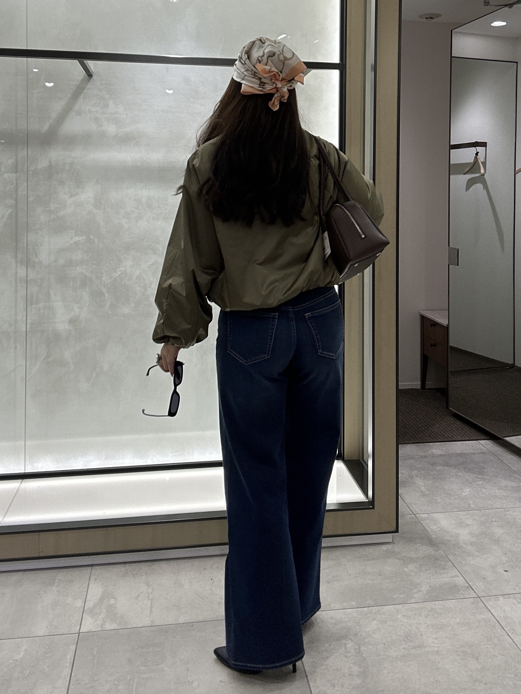 YURIさんの「UNTITLED｜【きれいに体型カバー/8色展開】Aラインシルエットニットプルオーバー」を使ったコーディネート