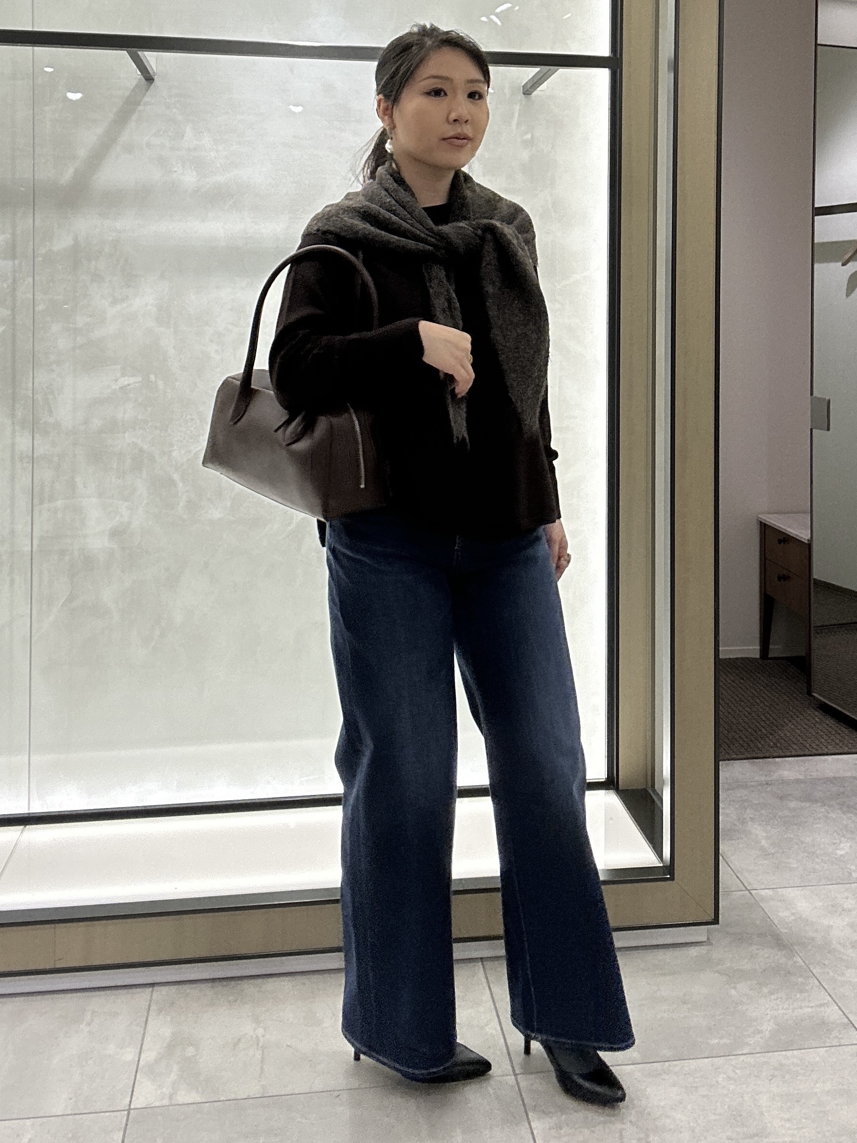YURIさんの「UNTITLED｜【きれいに体型カバー/8色展開】Aラインシルエットニットプルオーバー」を使ったコーディネート
