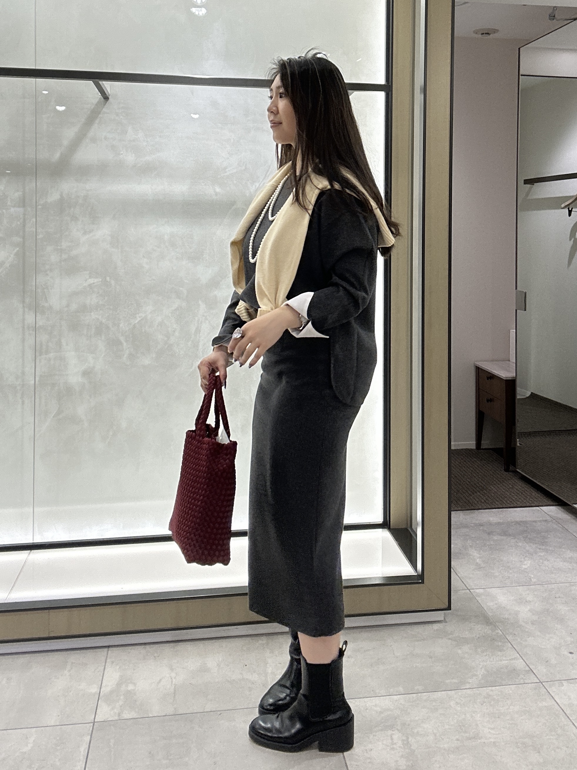 YURIさんの「UNTITLED｜【アレンジ自在】ロングパール調ネックレス」を使ったコーディネート
