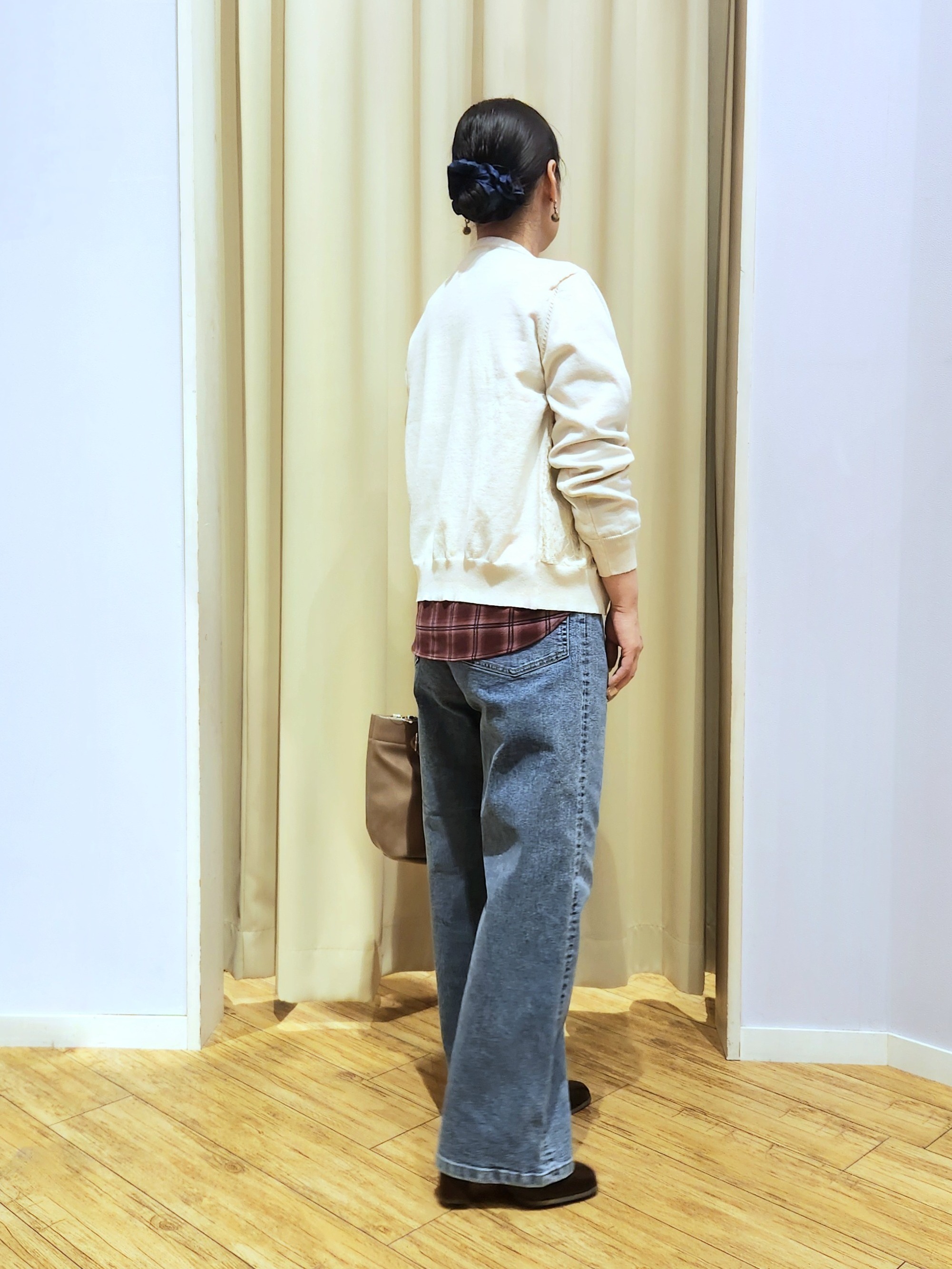 くまさんの「SHOO･LA･RUE｜【S-LL/洗濯機可】ドットとチェック柄が目を惹く 柄アソート釦ブラウス」を使ったコーディネート