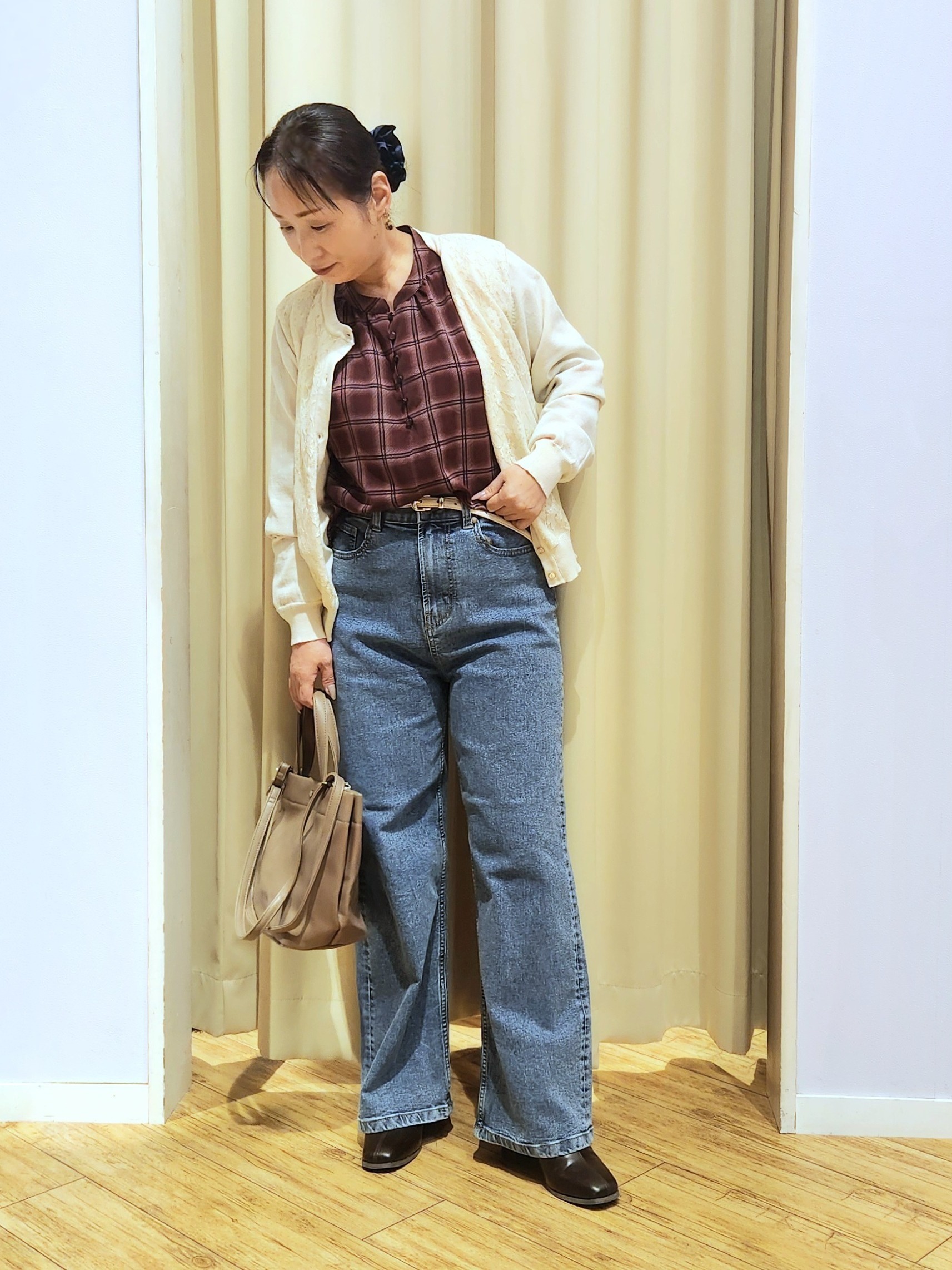 くまさんの「SHOO･LA･RUE｜【S-LL/洗濯機可】ドットとチェック柄が目を惹く 柄アソート釦ブラウス」を使ったコーディネート