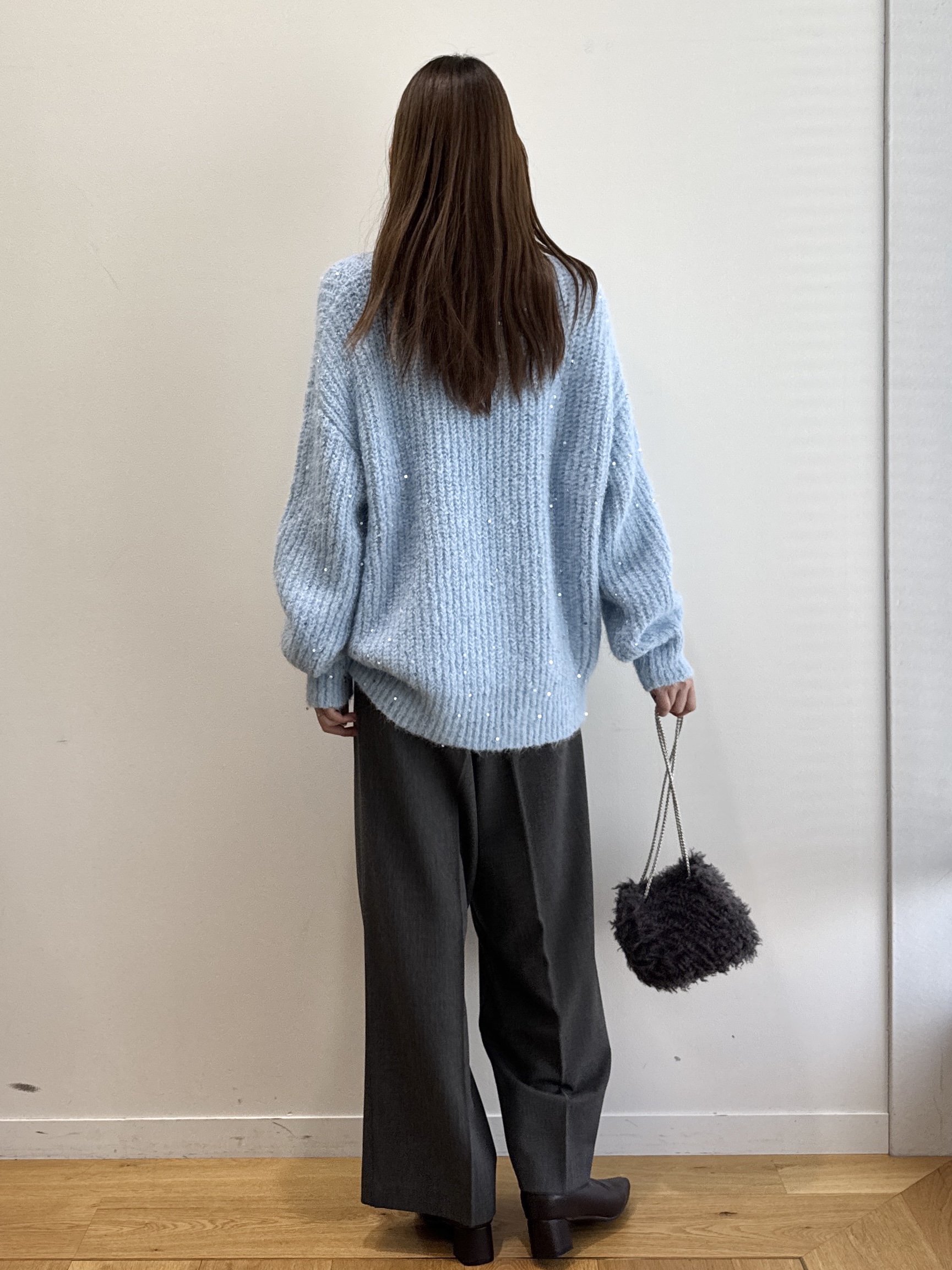 めぐさんの「OPAQUE.CLIP｜スパンコールニットプルオーバー」を使ったコーディネート