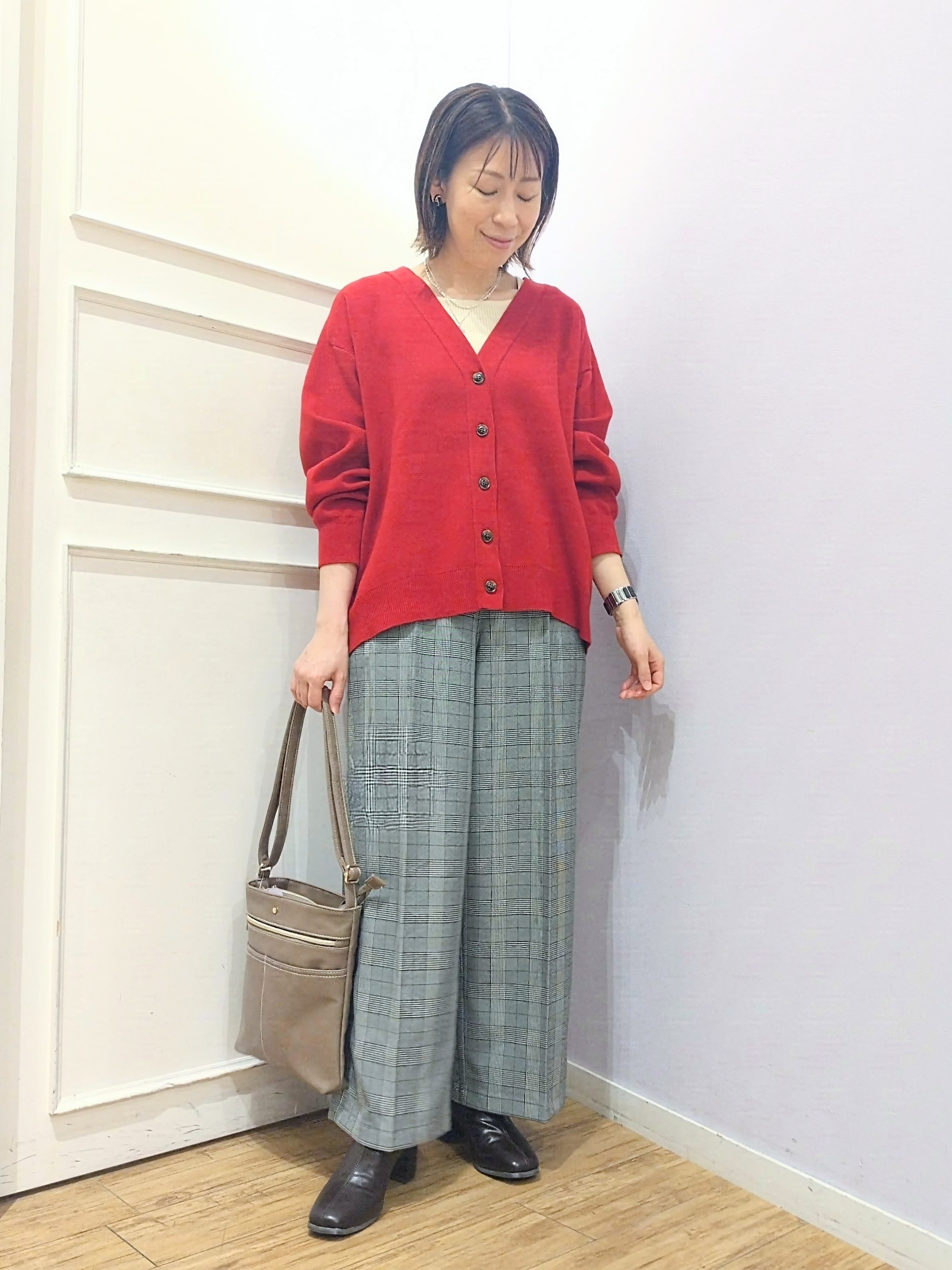 miomioさんの「SHOO･LA･RUE｜【毛玉になりにくい/S-LL/洗濯機可/体型カバー】Vネックゆったりカーディガン」を使ったコーディネート