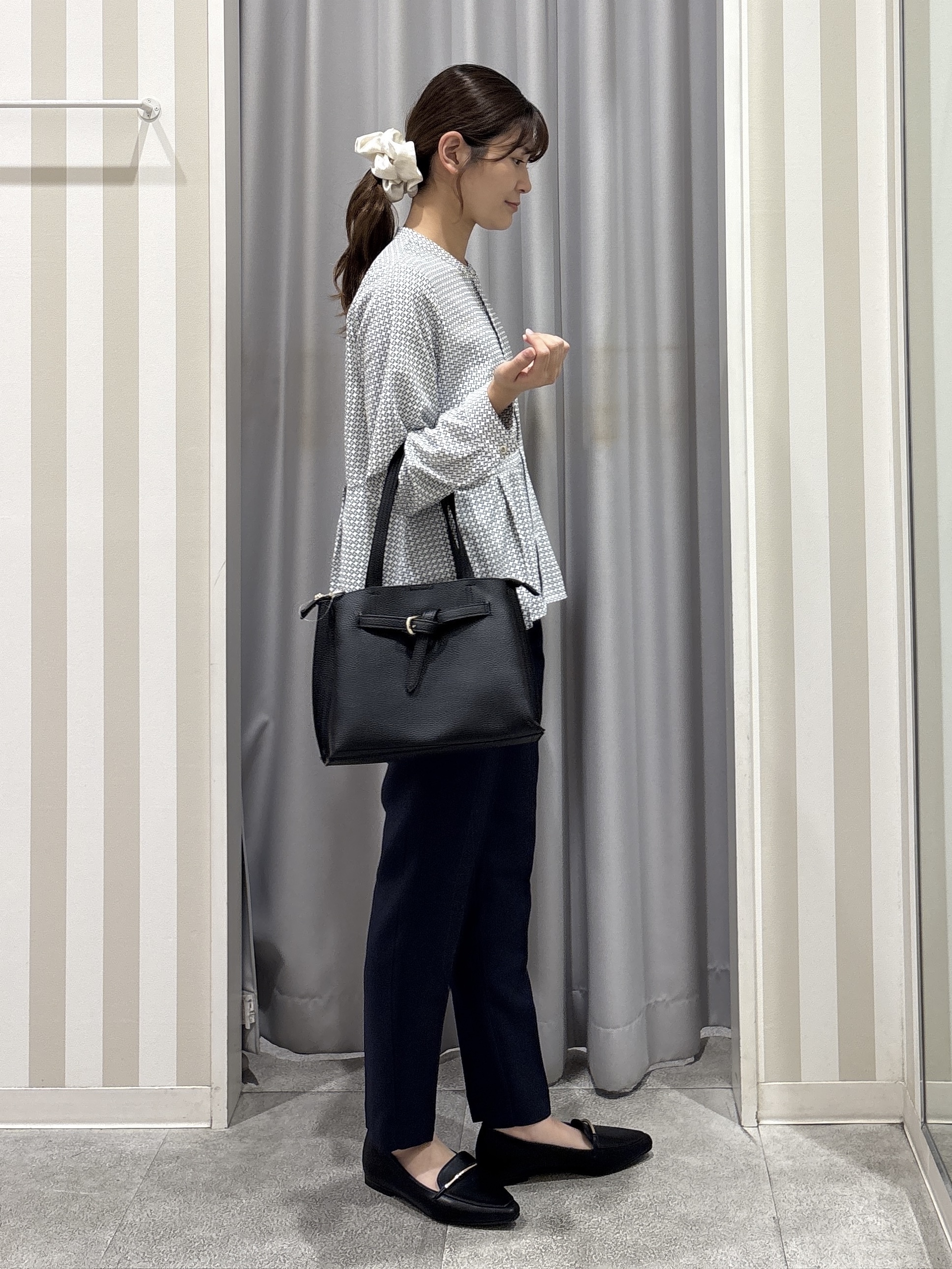 Rikaさんの「SHOO･LA･RUE｜【S-LL/洗濯機可/通勤】インせず着られる ウエストタックペプラムブラウス」を使ったコーディネート