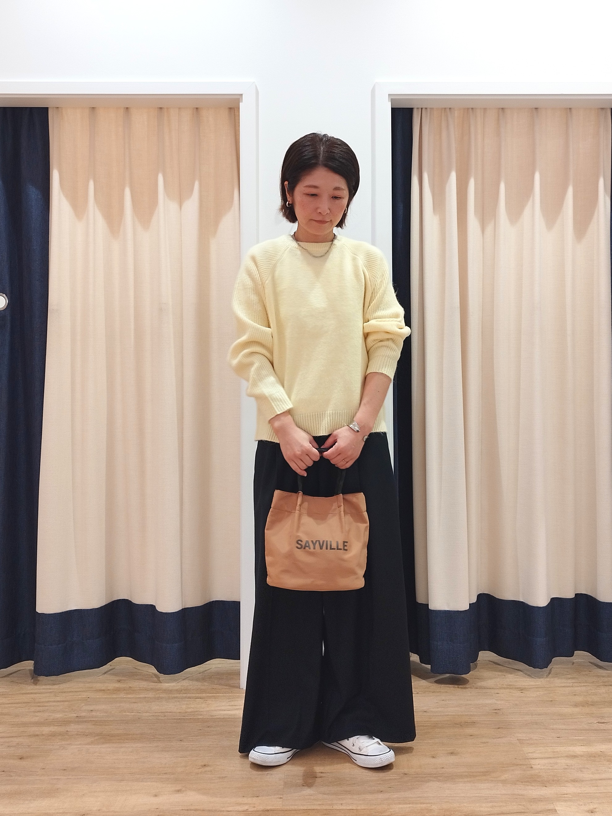 HIROさんの「Dessin｜【洗濯機OK/サスティナブル/6色展開】編地切替ラグラン ニットプルオーバー」を使ったコーディネート