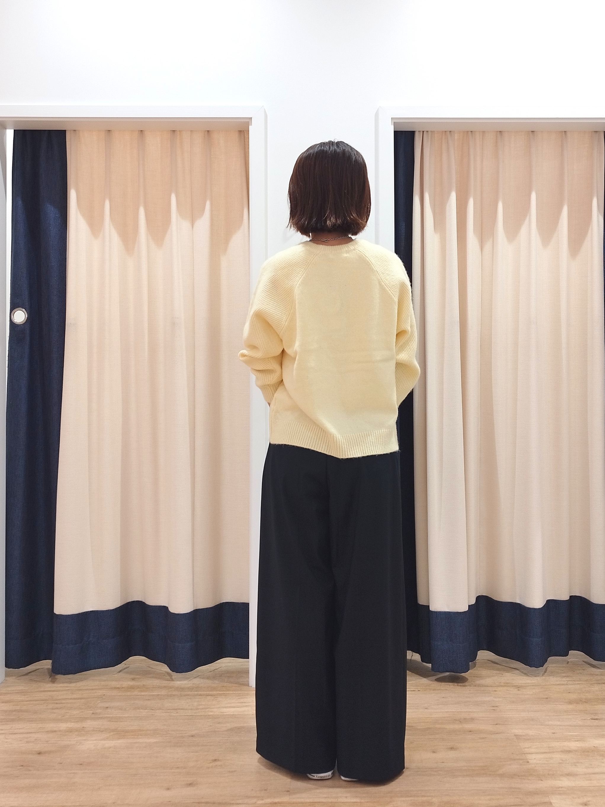 HIROさんの「Dessin｜【洗濯機OK/サスティナブル/6色展開】編地切替ラグラン ニットプルオーバー」を使ったコーディネート