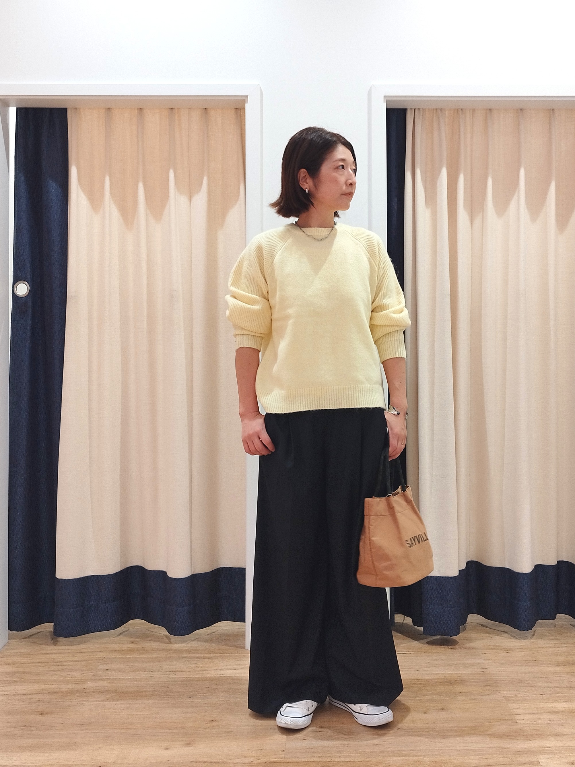HIROさんの「Dessin｜【洗濯機OK/サスティナブル/6色展開】編地切替ラグラン ニットプルオーバー」を使ったコーディネート