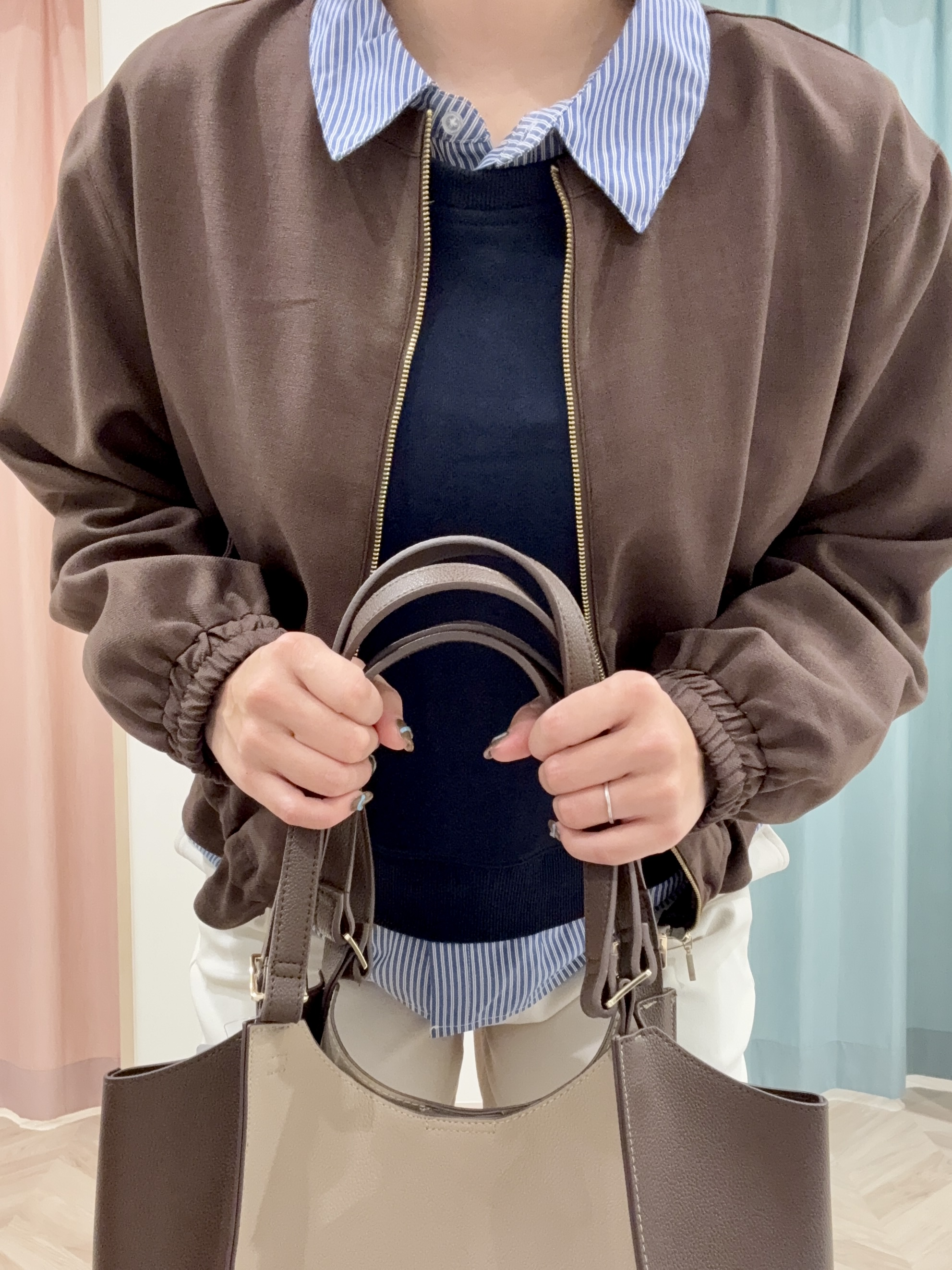 kさんの「SHOO･LA･RUE｜【S-LL/洗濯機可】一枚でレイヤード感が完成する シャツドッキング裏毛トップス」を使ったコーディネート