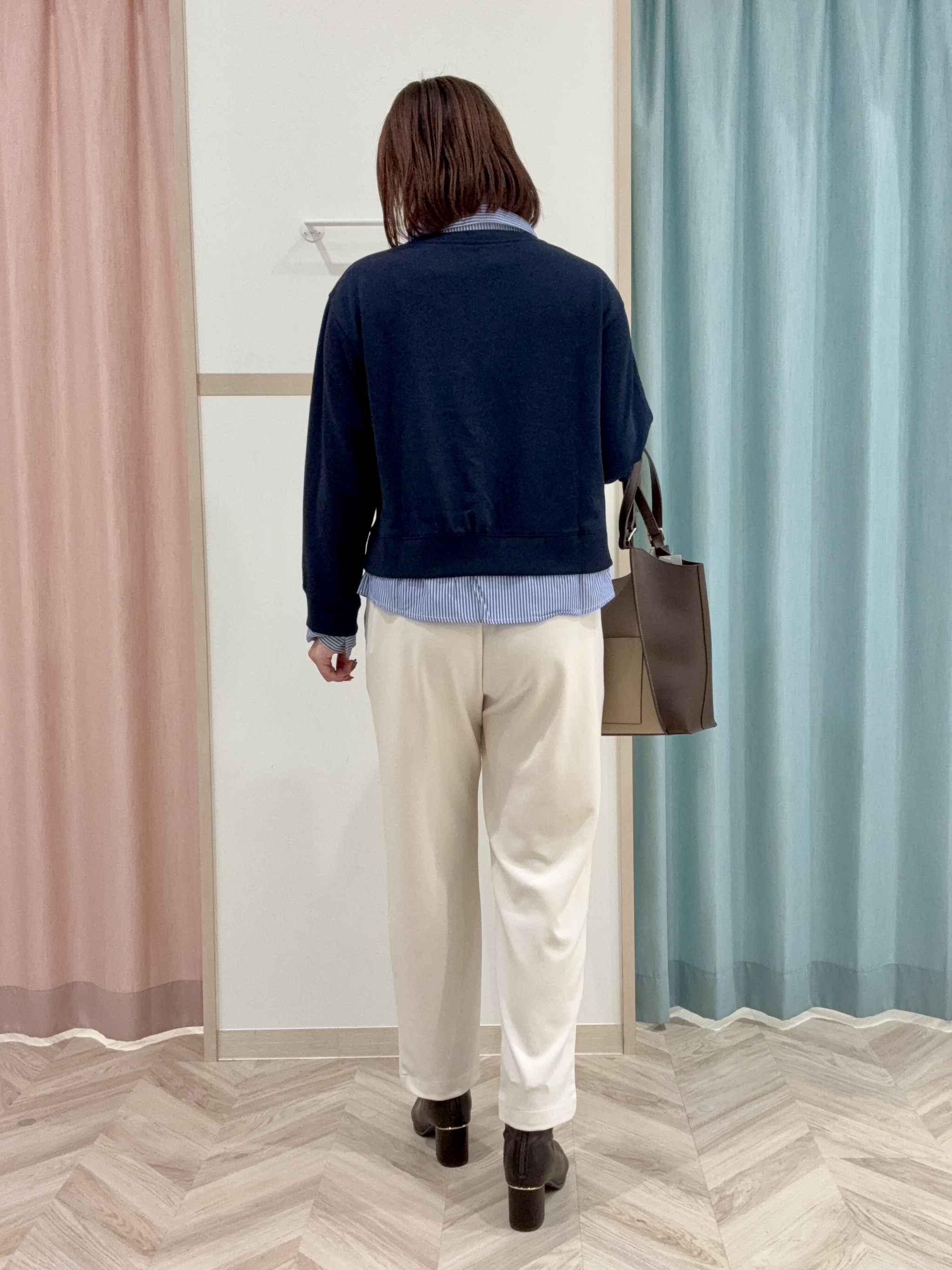kさんの「SHOO･LA･RUE｜【S-LL/洗濯機可】一枚でレイヤード感が完成する シャツドッキング裏毛トップス」を使ったコーディネート