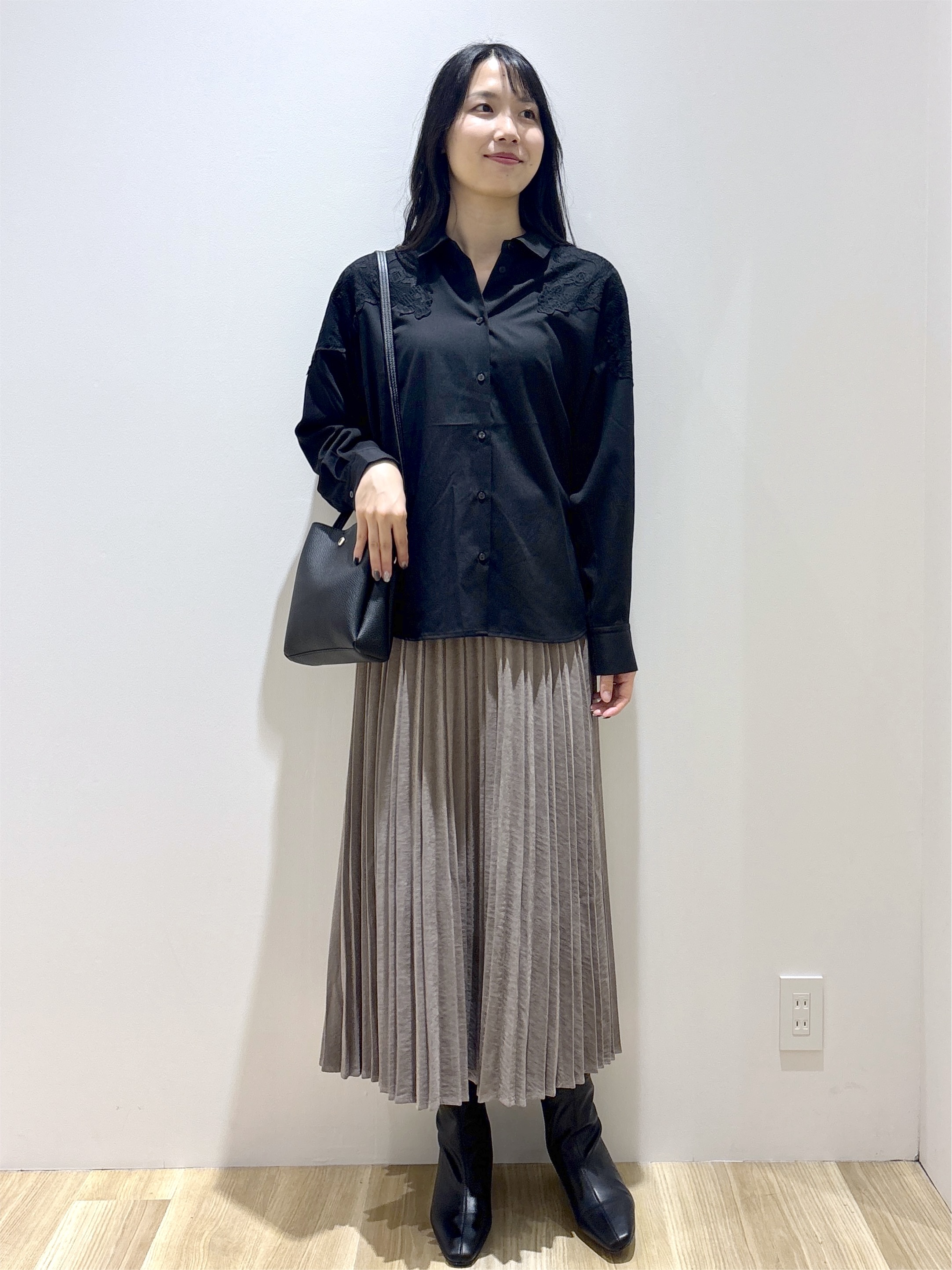 sachikoさんの「OPAQUE.CLIP｜レースモチーフドッキングシャツ【洗濯機OK】」を使ったコーディネート
