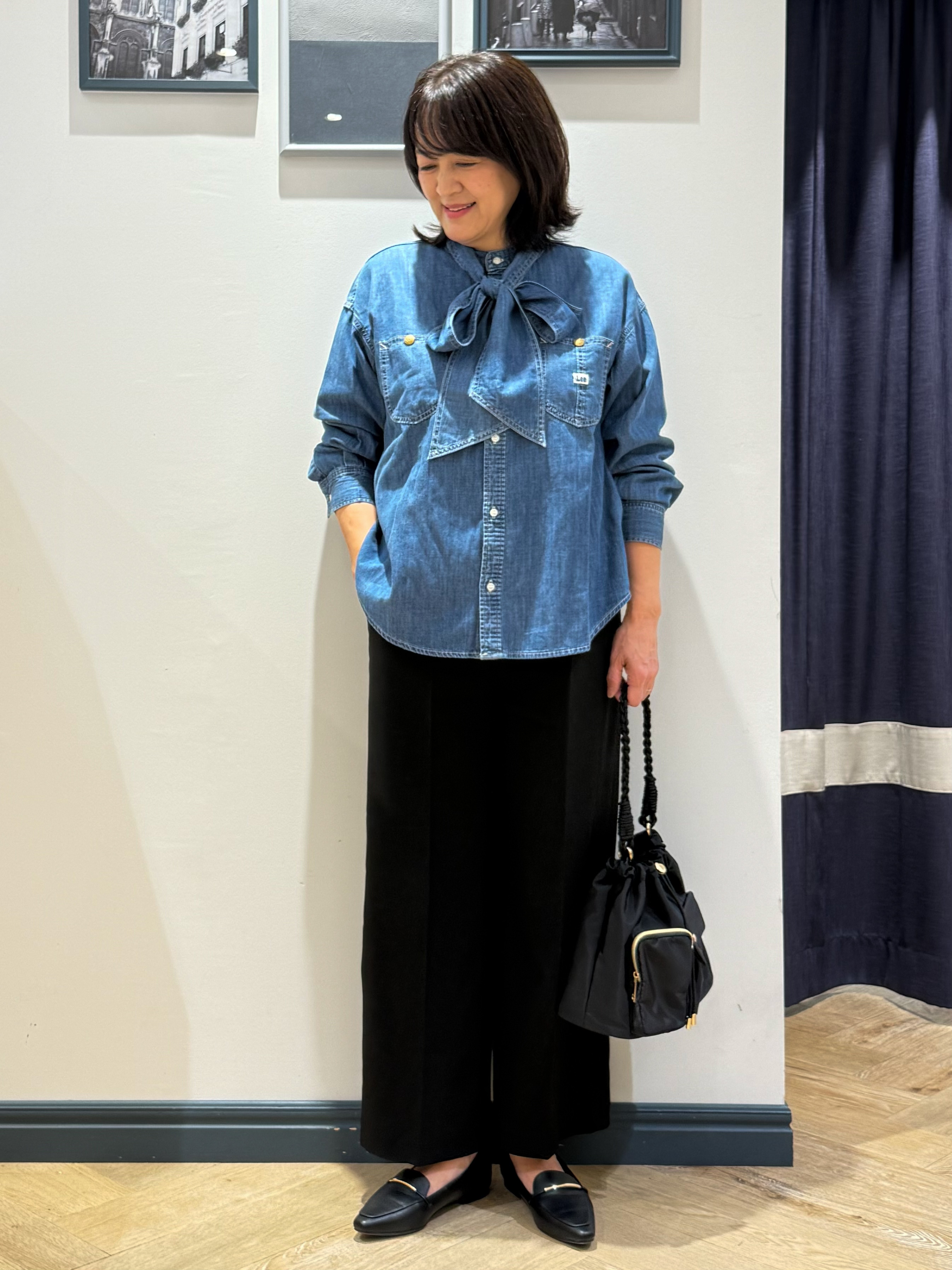 Lilyさんの「grove｜【Lee&times;grove別注】DENIM BOWTIE SHIRTS」を使ったコーディネート