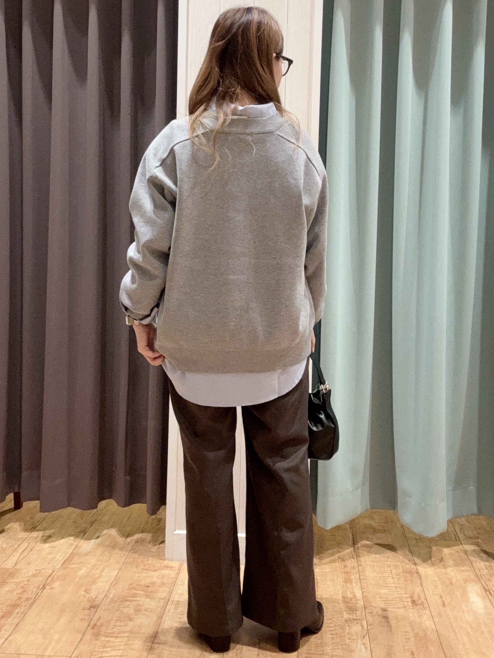 なみぞうさんの「SHOO･LA･RUE｜【毛玉になりにくい/S-LL/洗濯機可/体型カバー】Vネックゆったりカーディガン」を使ったコーディネート