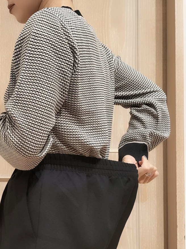 YUKIさんの「SHOO･LA･RUE｜【S-LL/洗濯機可】1枚でサマになる カノコ編み配色クルーネックニット」を使ったコーディネート