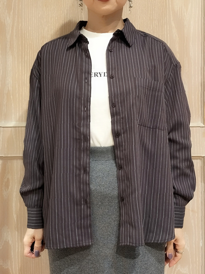 YUKIさんの「SHOO･LA･RUE｜【セットアップ可/洗濯機可】軽やかに羽織れる スポンディッシュ ニットカーディガン」を使ったコーディネート