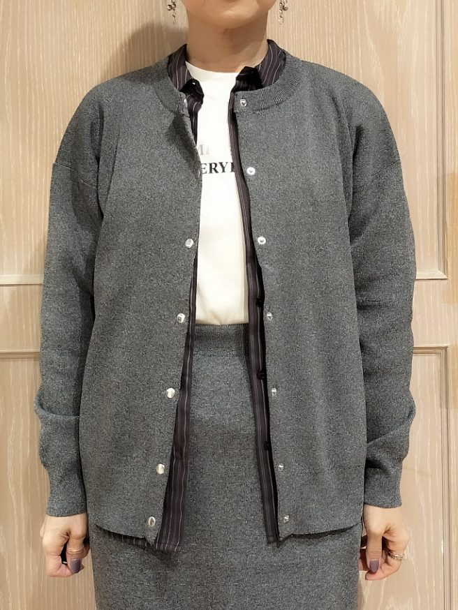 YUKIさんの「SHOO･LA･RUE｜【セットアップ可/洗濯機可】軽やかに羽織れる スポンディッシュ ニットカーディガン」を使ったコーディネート