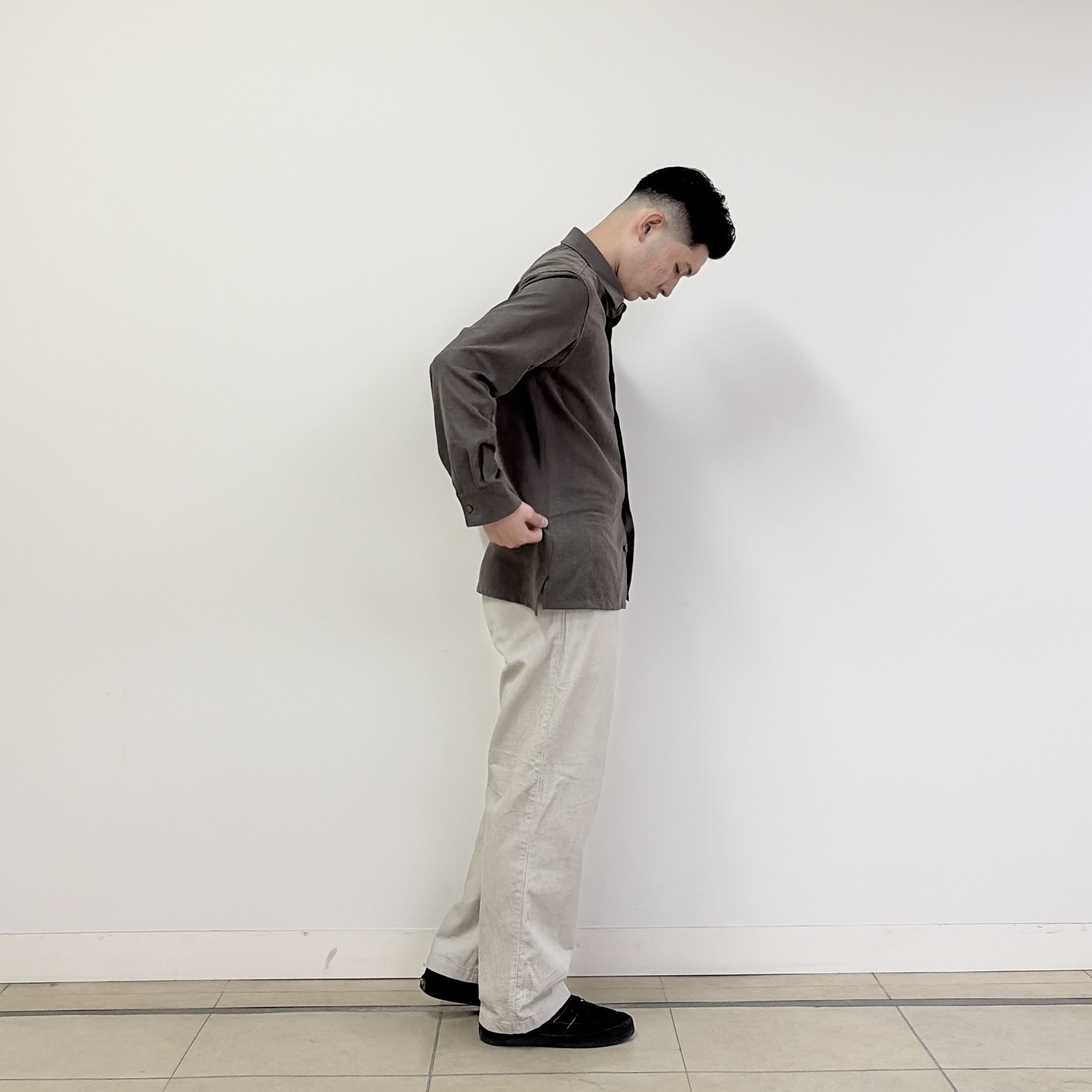 千葉亮太さんの「DRESSTERIOR｜【ウォッシャブル】スウェードタッチ キュプラフィブリル シャツ」を使ったコーディネート