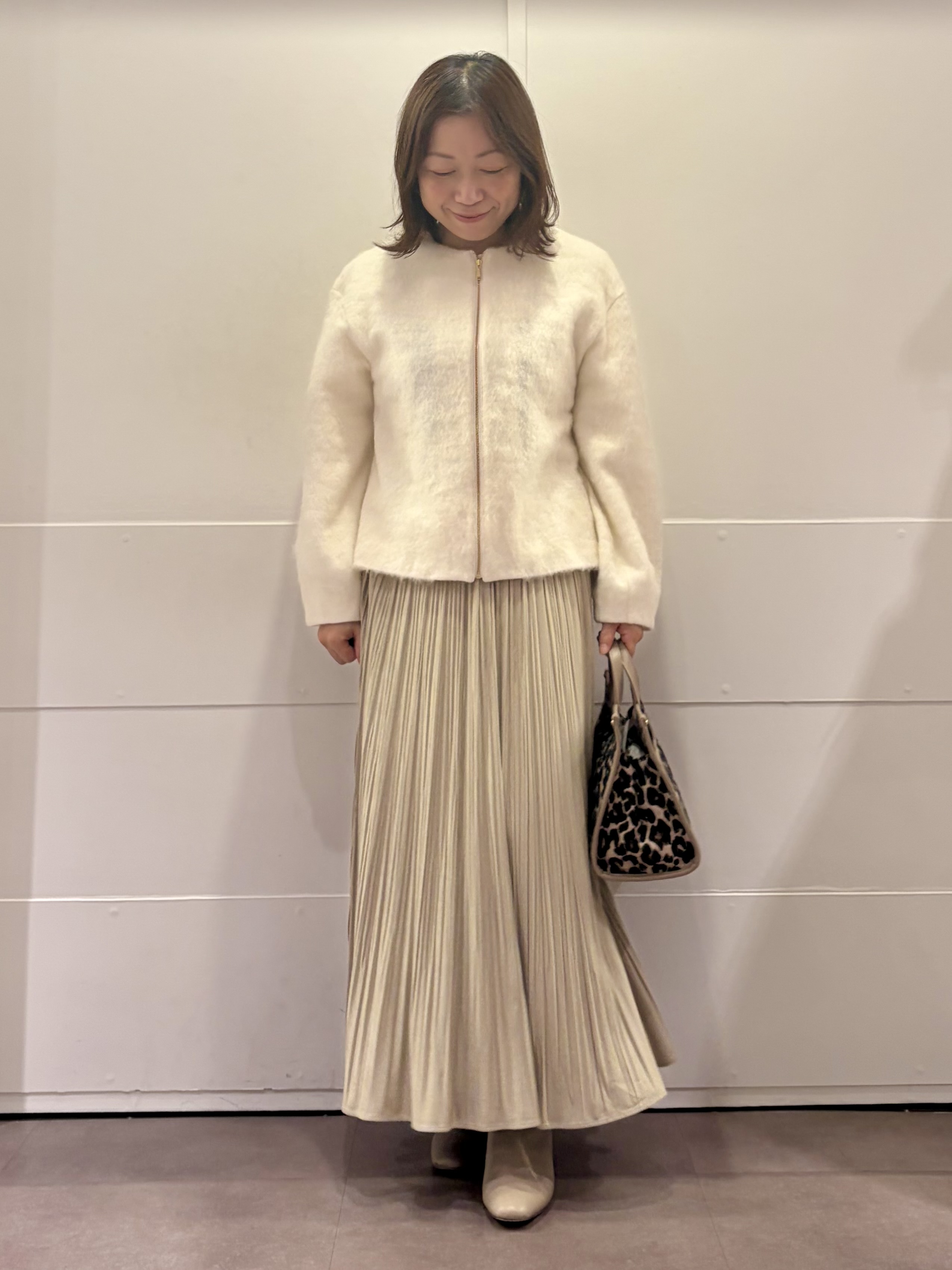 TOKOさんの「UNTITLED｜【軽アウター/秋羽織り】シャギージップカーデ」を使ったコーディネート