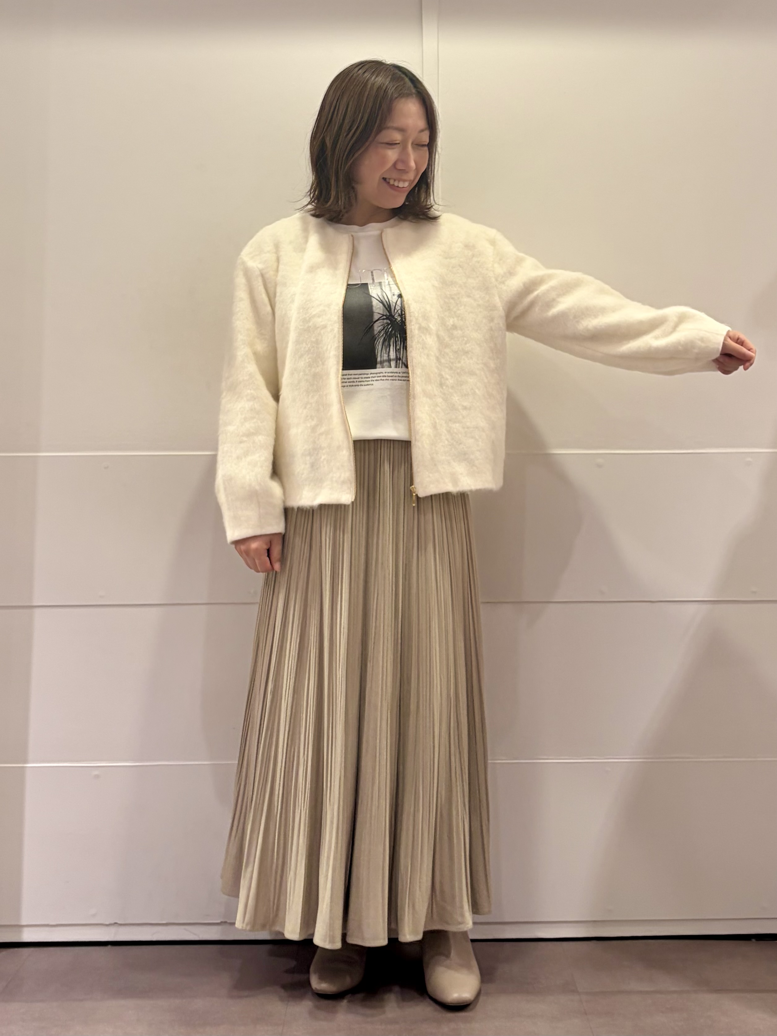 TOKOさんの「UNTITLED｜【軽アウター/秋羽織り】シャギージップカーデ」を使ったコーディネート