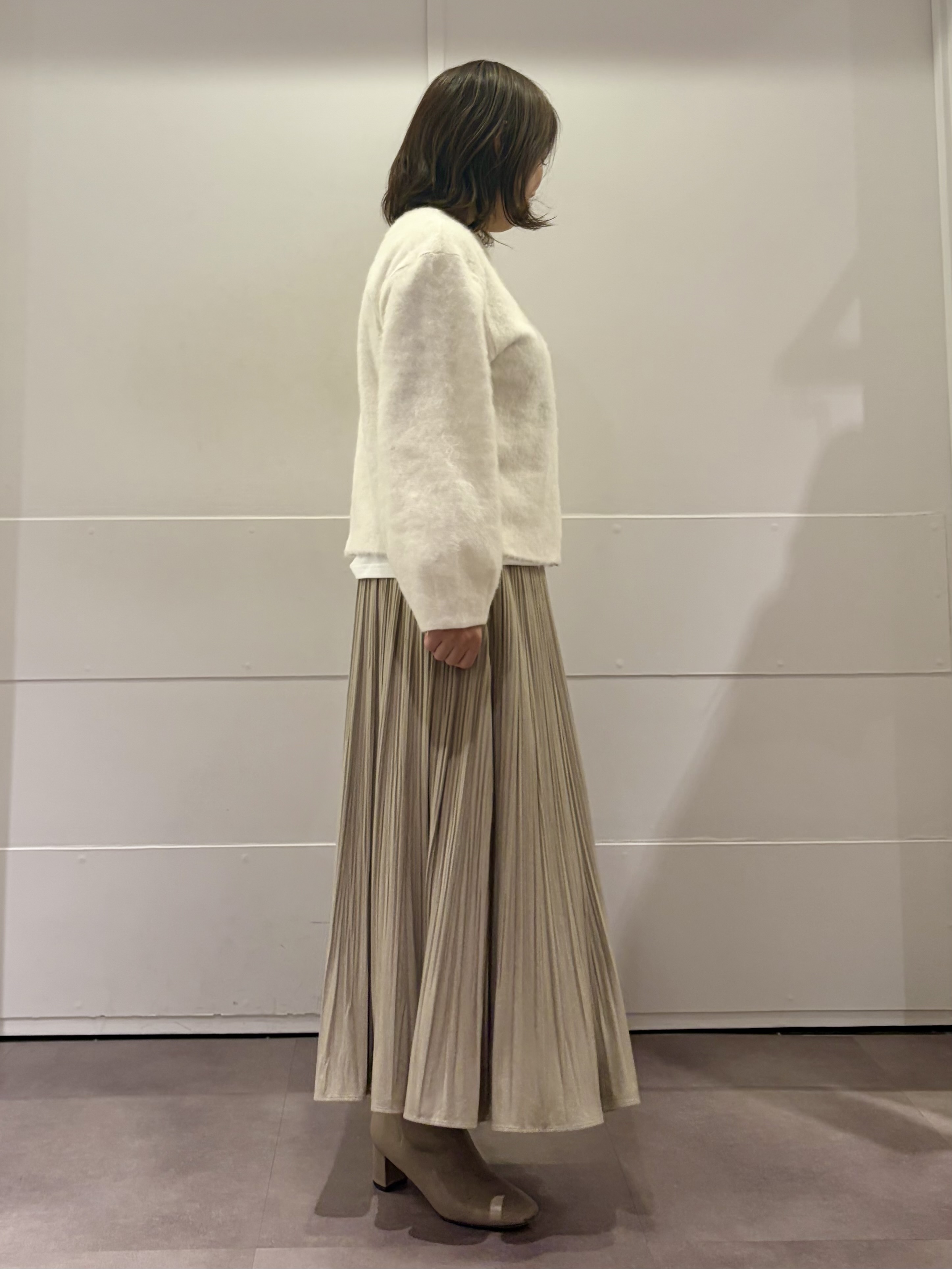 TOKOさんの「UNTITLED｜【軽アウター/秋羽織り】シャギージップカーデ」を使ったコーディネート