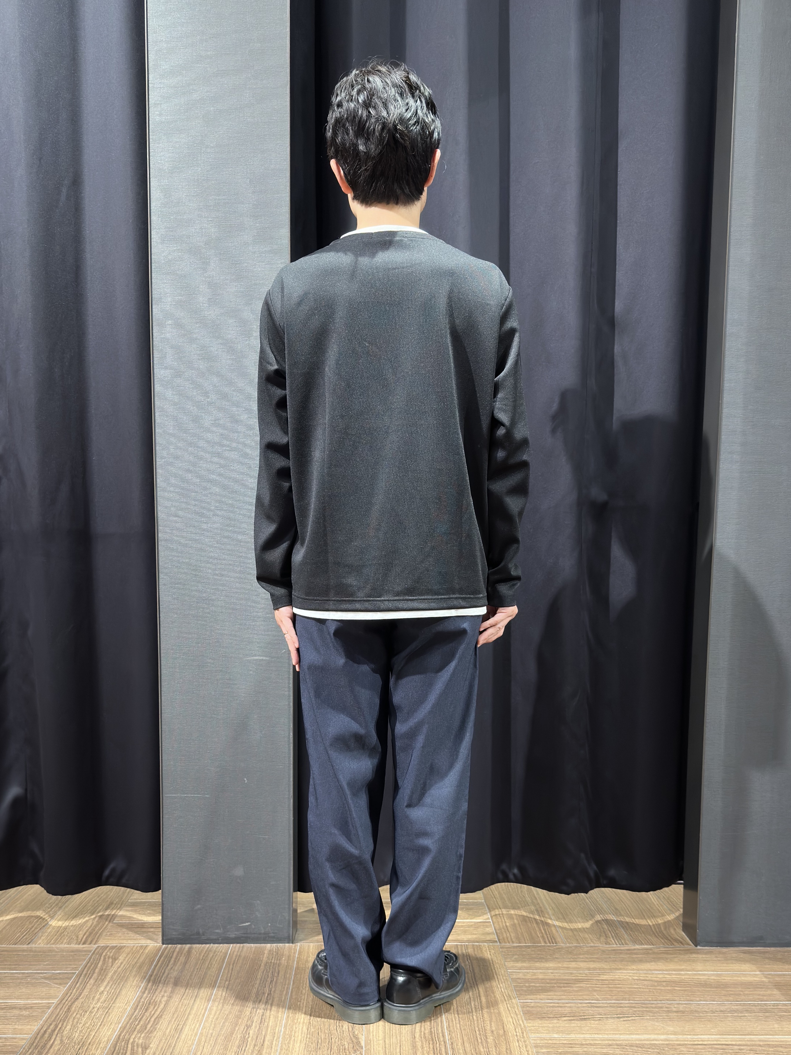 tomoyaさんの「THE SHOP TK｜【洗濯機OK】カノコキーネック レイヤード長袖Tシャツ」を使ったコーディネート