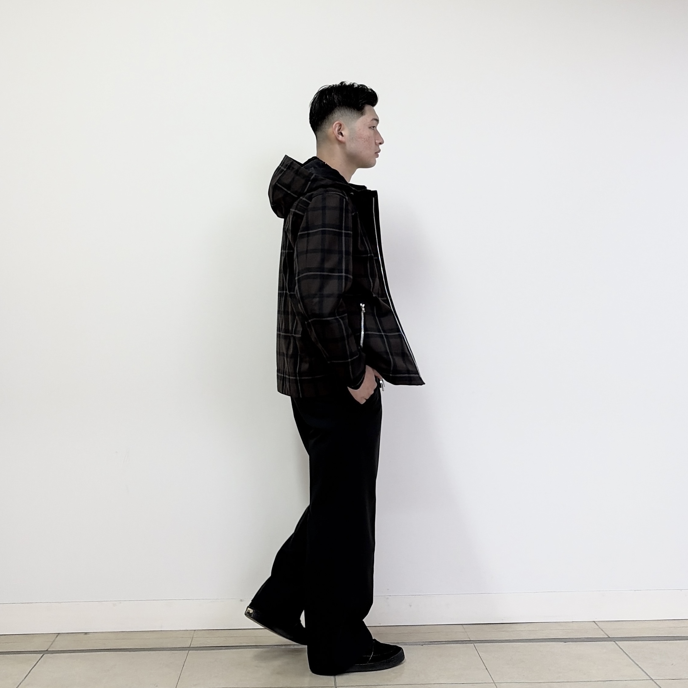 千葉亮太さんの「DRESSTERIOR｜チェックマウンテンパーカー」を使ったコーディネート