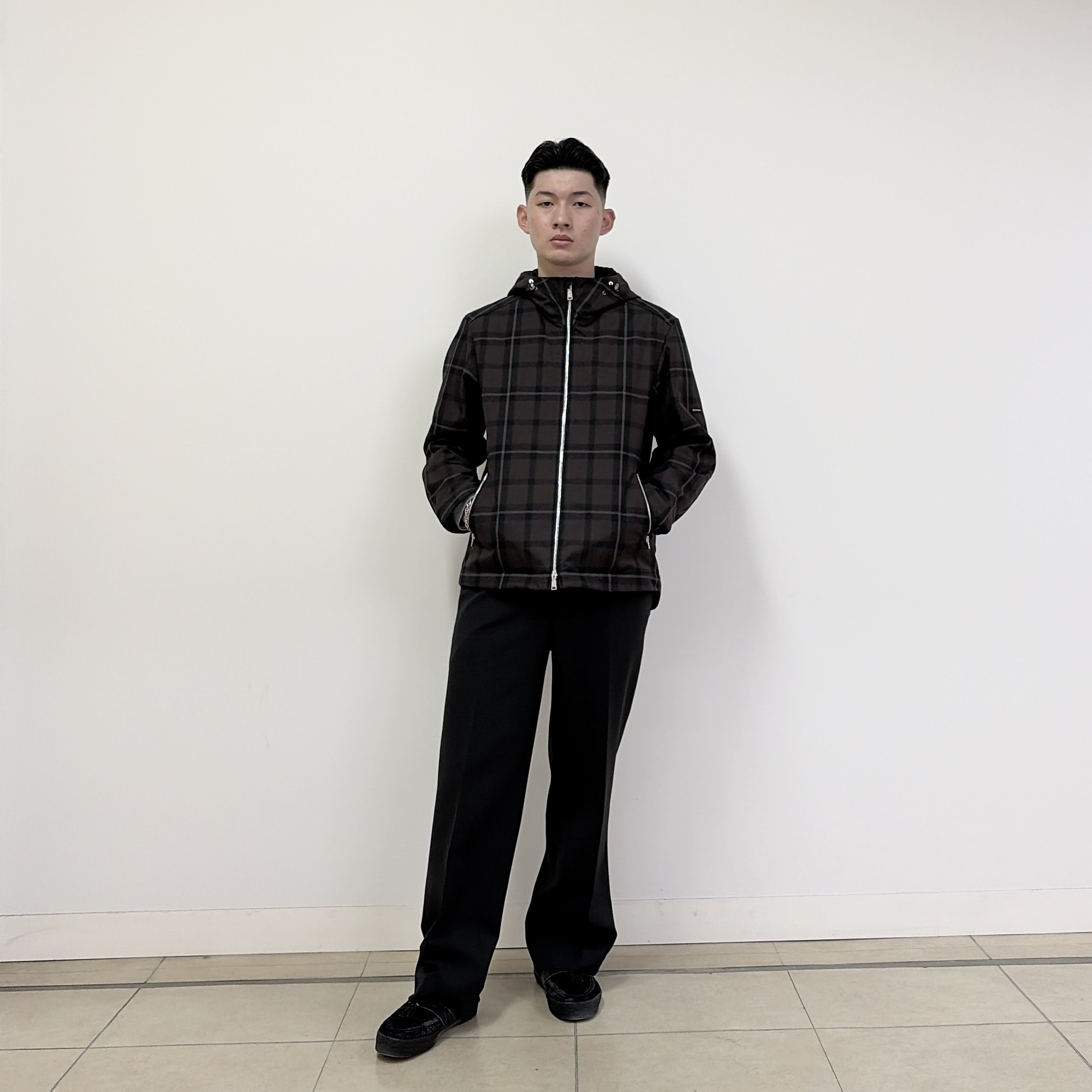 千葉亮太さんの「DRESSTERIOR｜チェックマウンテンパーカー」を使ったコーディネート