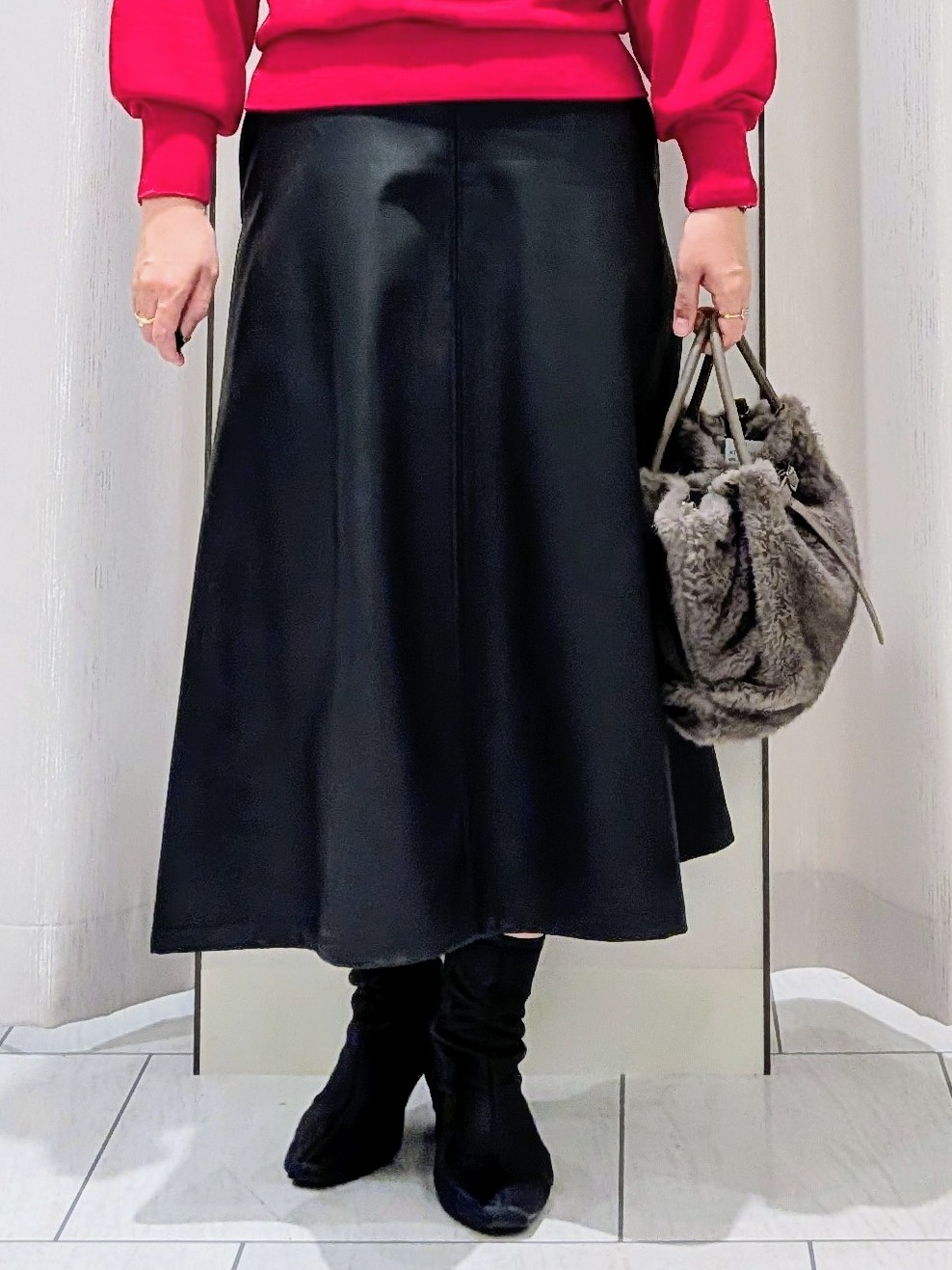 Onumaさんの「UNTITLED｜【大人の抜け感/8色展開】ボリュームスリーブニットプルオーバー」を使ったコーディネート