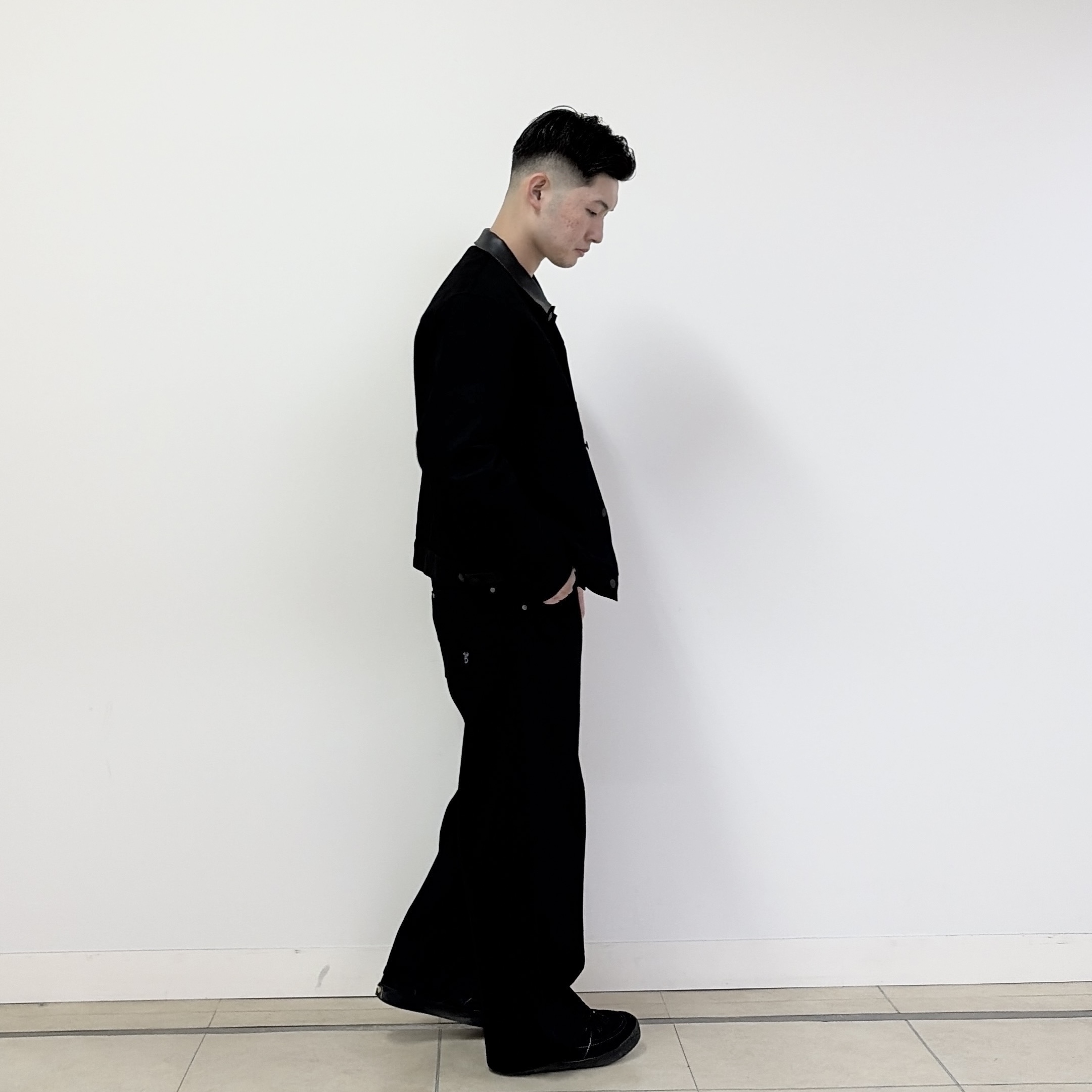 千葉亮太さんの「DRESSTERIOR｜【セットアップ可】CONEデニム レザーカラーブラックGジャン」を使ったコーディネート
