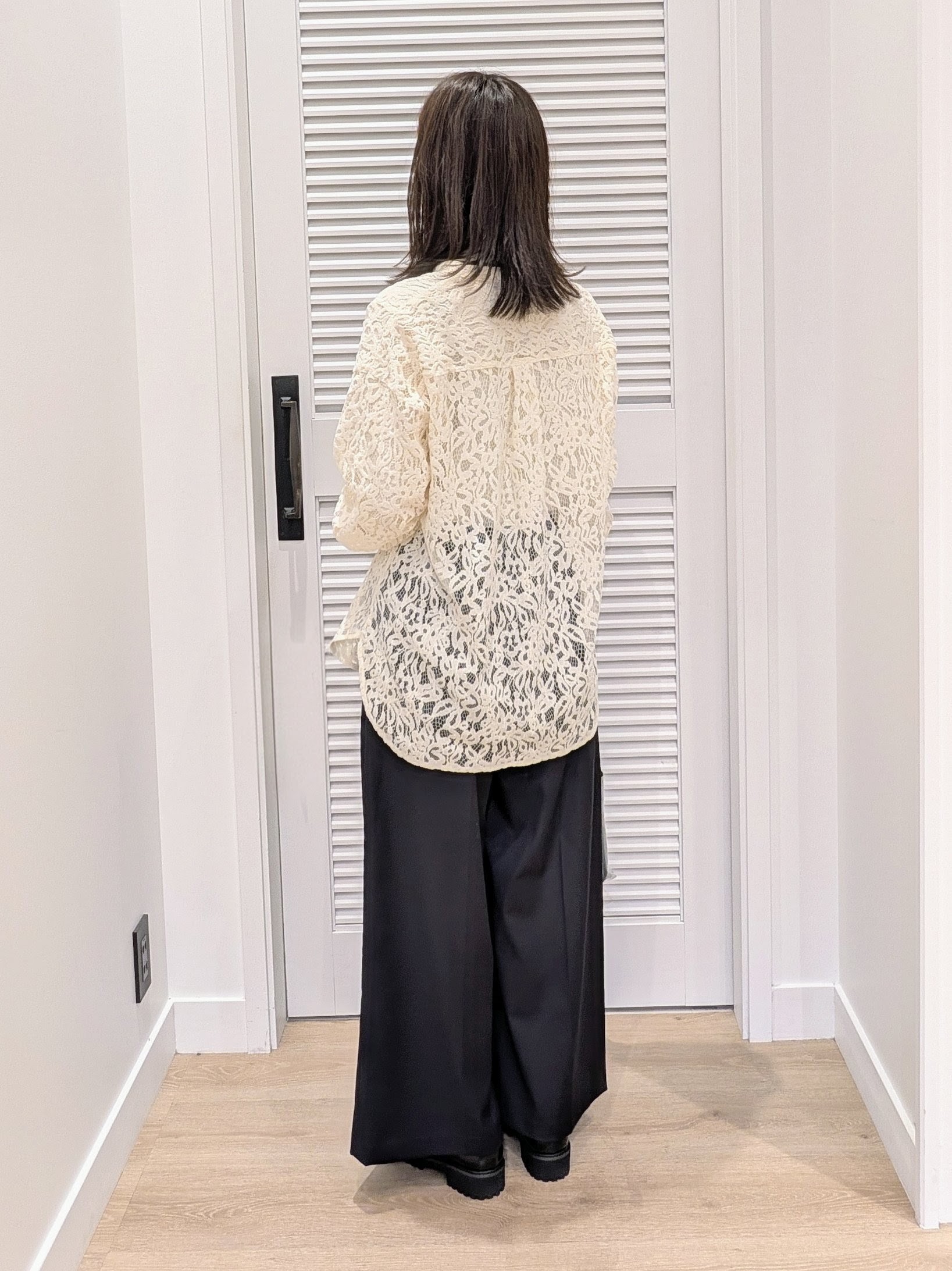 enさんの「Dessin｜【秋のレイヤードアイテム/洗える】シアー切り替えタートルプルオーバー」を使ったコーディネート