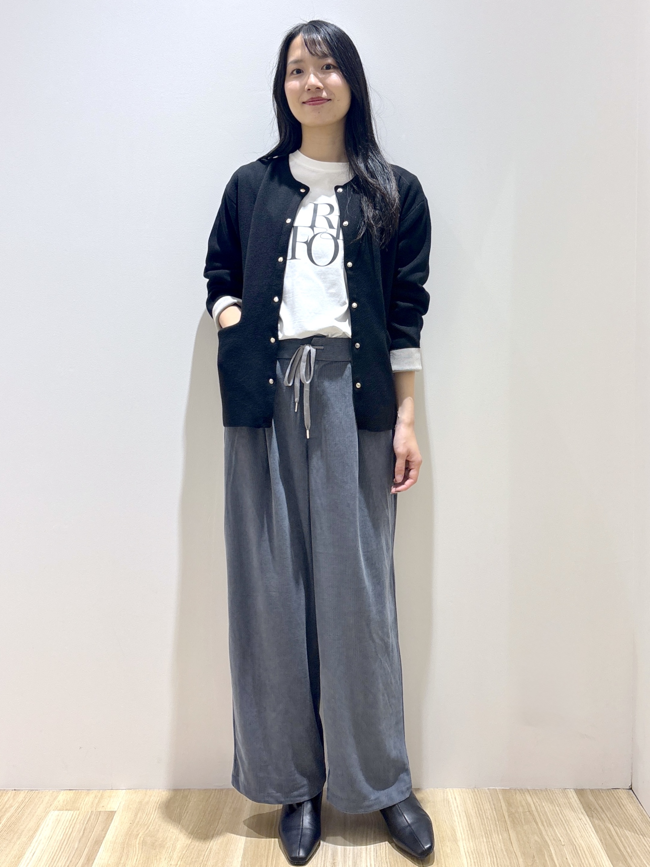 sachikoさんの「OPAQUE.CLIP｜ロゴアソートロングTシャツ【洗濯機OK】」を使ったコーディネート