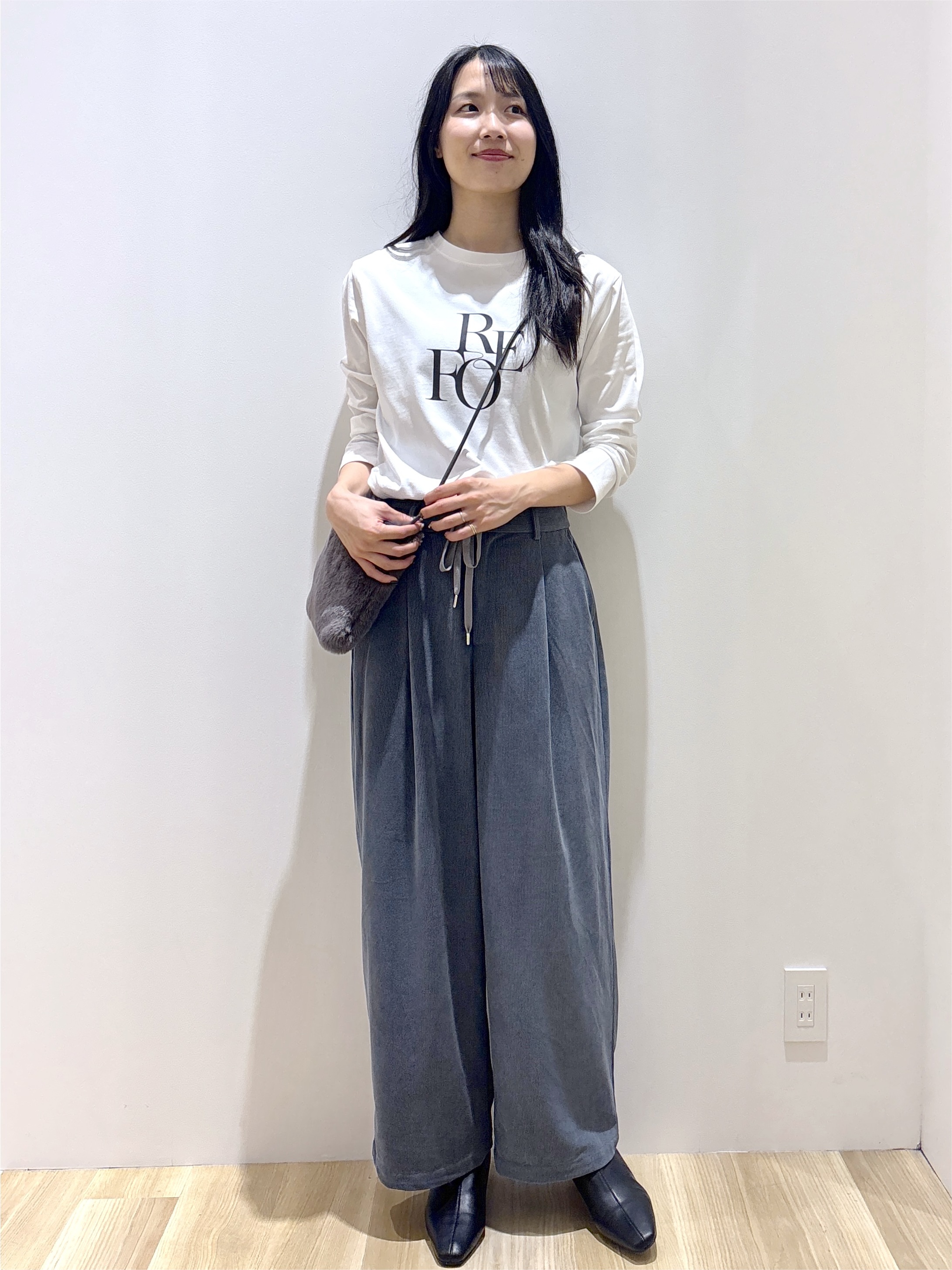 sachikoさんの「OPAQUE.CLIP｜ロゴアソートロングTシャツ【洗濯機OK】」を使ったコーディネート