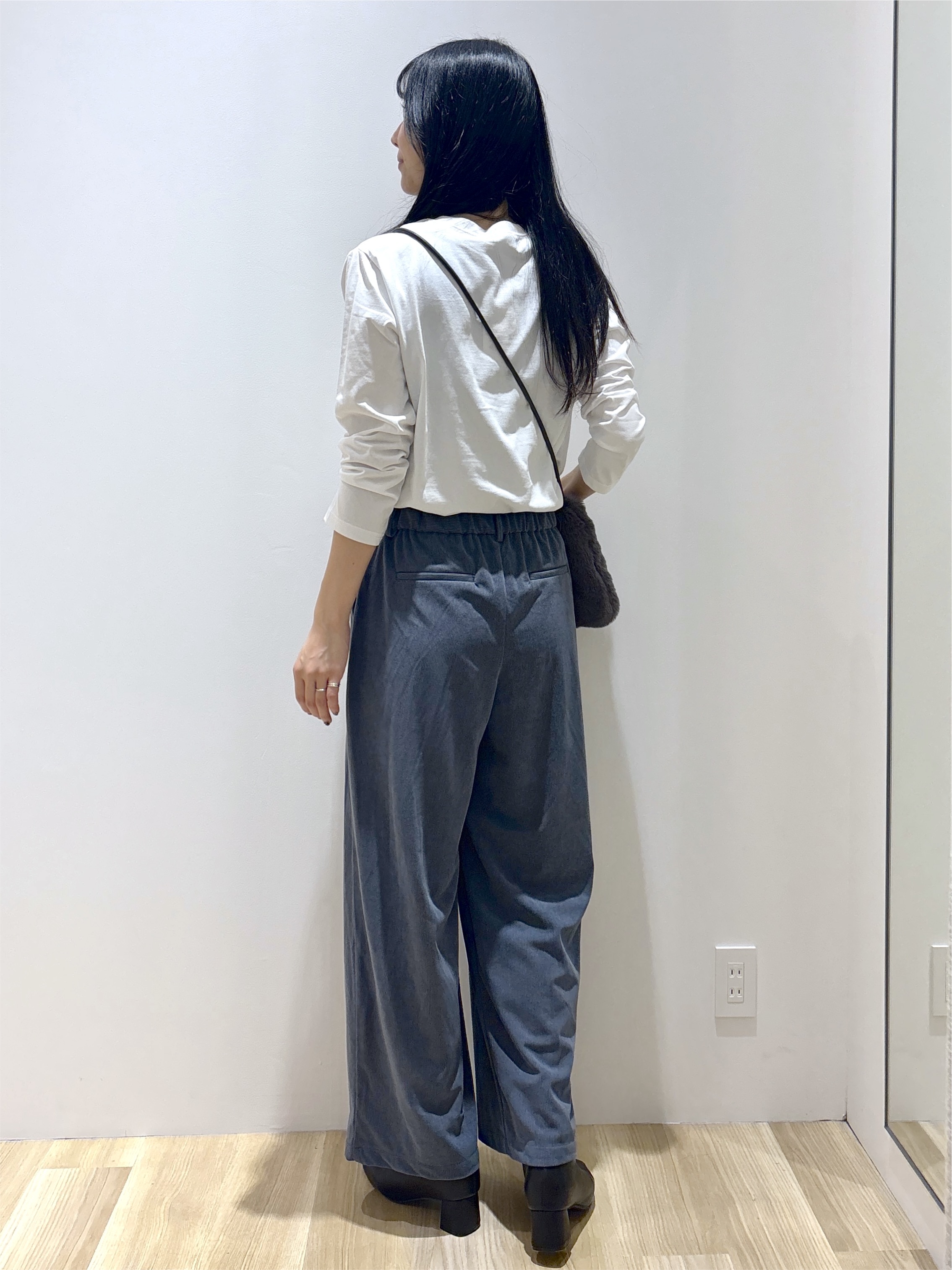 sachikoさんの「OPAQUE.CLIP｜ロゴアソートロングTシャツ【洗濯機OK】」を使ったコーディネート