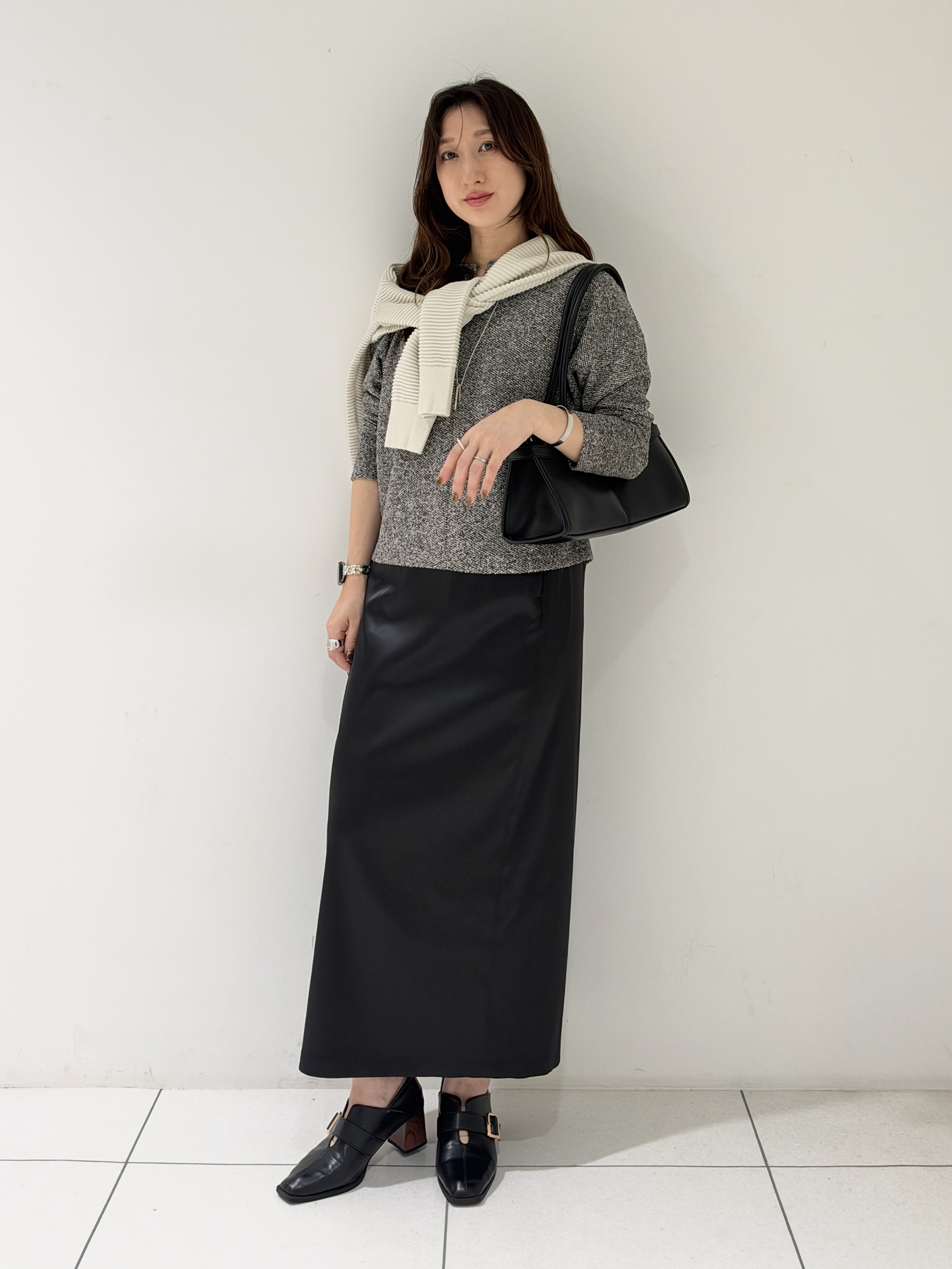 そんさんの「INDIVI｜【ウール混／体型カバー】ラメガーター編み Vネックニット」を使ったコーディネート