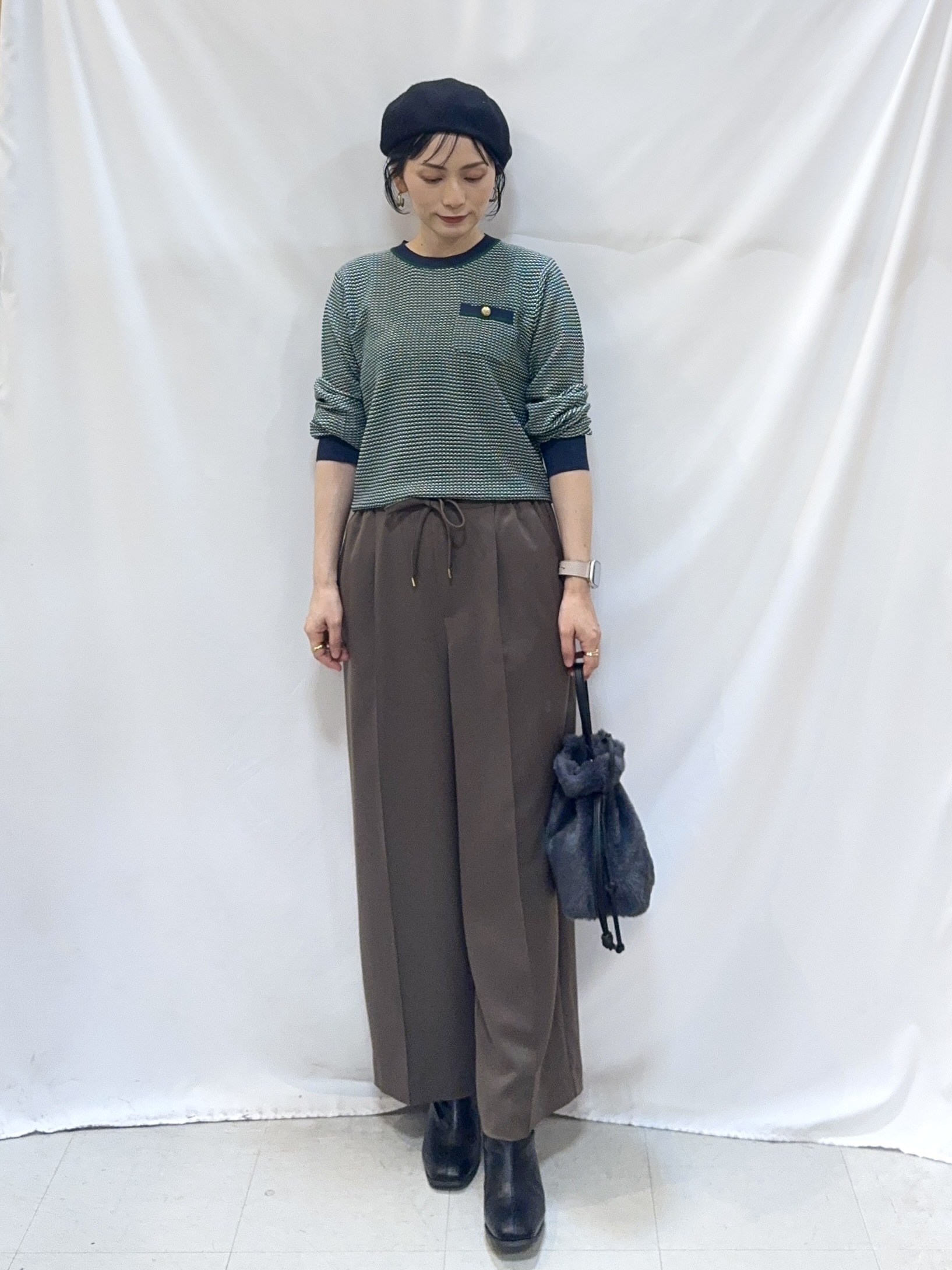 𝐇𝐢𝐫𝐨𝐦𝐢さんの「SHOO･LA･RUE｜【S-LL/洗濯機可】1枚でサマになる カノコ編み配色クルーネックニット」を使ったコーディネート
