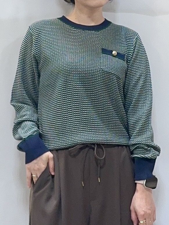 𝐇𝐢𝐫𝐨𝐦𝐢さんの「SHOO･LA･RUE｜【S-LL/洗濯機可】1枚でサマになる カノコ編み配色クルーネックニット」を使ったコーディネート