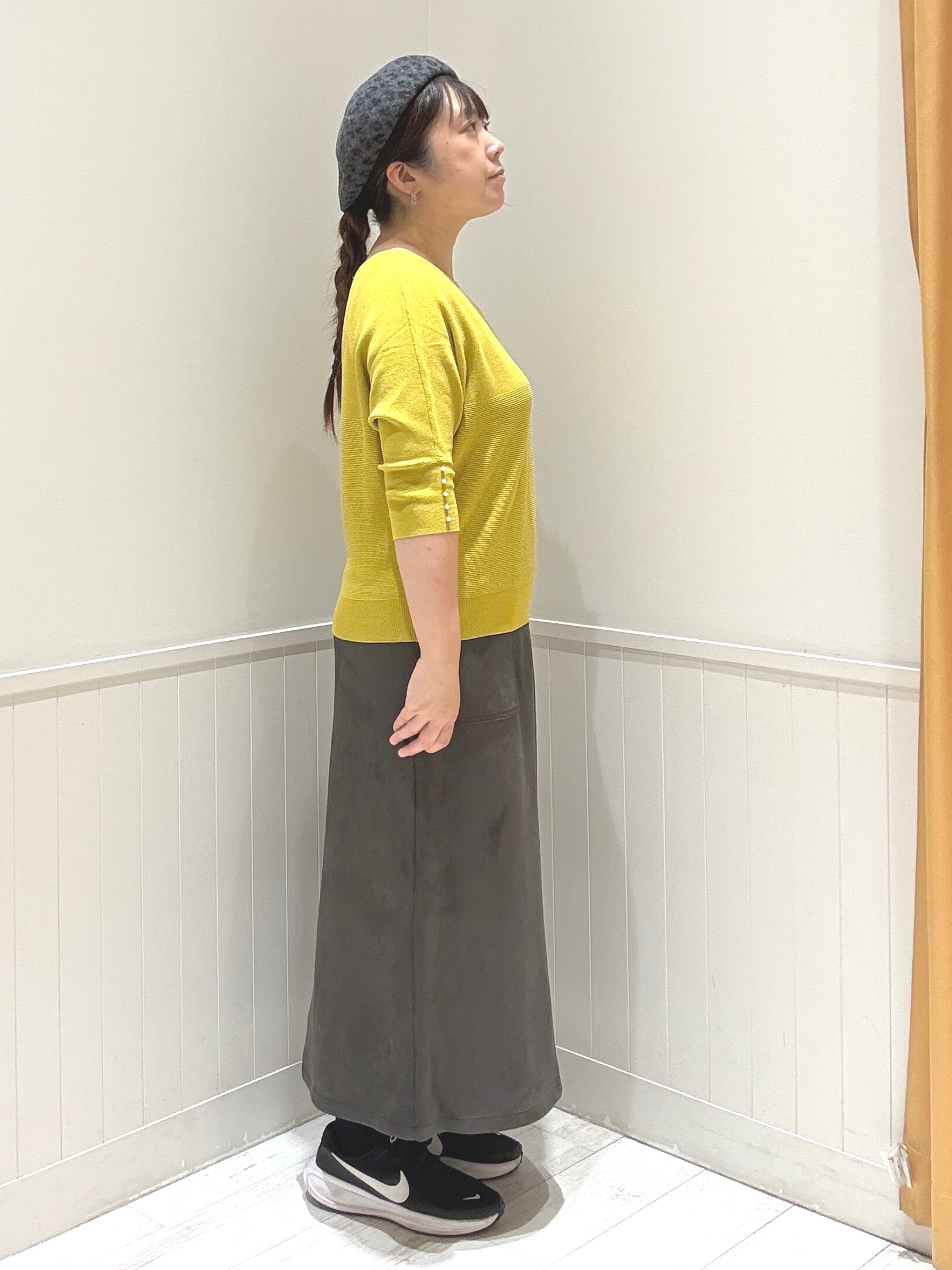 まっつんさんの「SHOO･LA･RUE｜【毛玉になりにくい/洗濯機可】パールで手元美しく 7分袖とろみガータードルマンニット」を使ったコーディネート