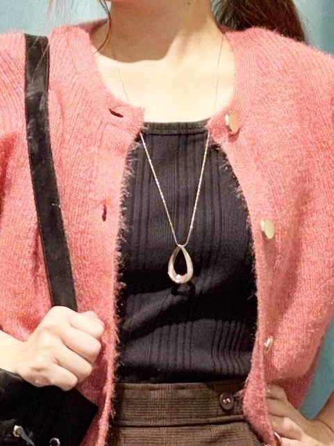 tukiさんの「SHOO･LA･RUE｜【S-LL】ゆるもこ シャギーニットカーディガン」を使ったコーディネート