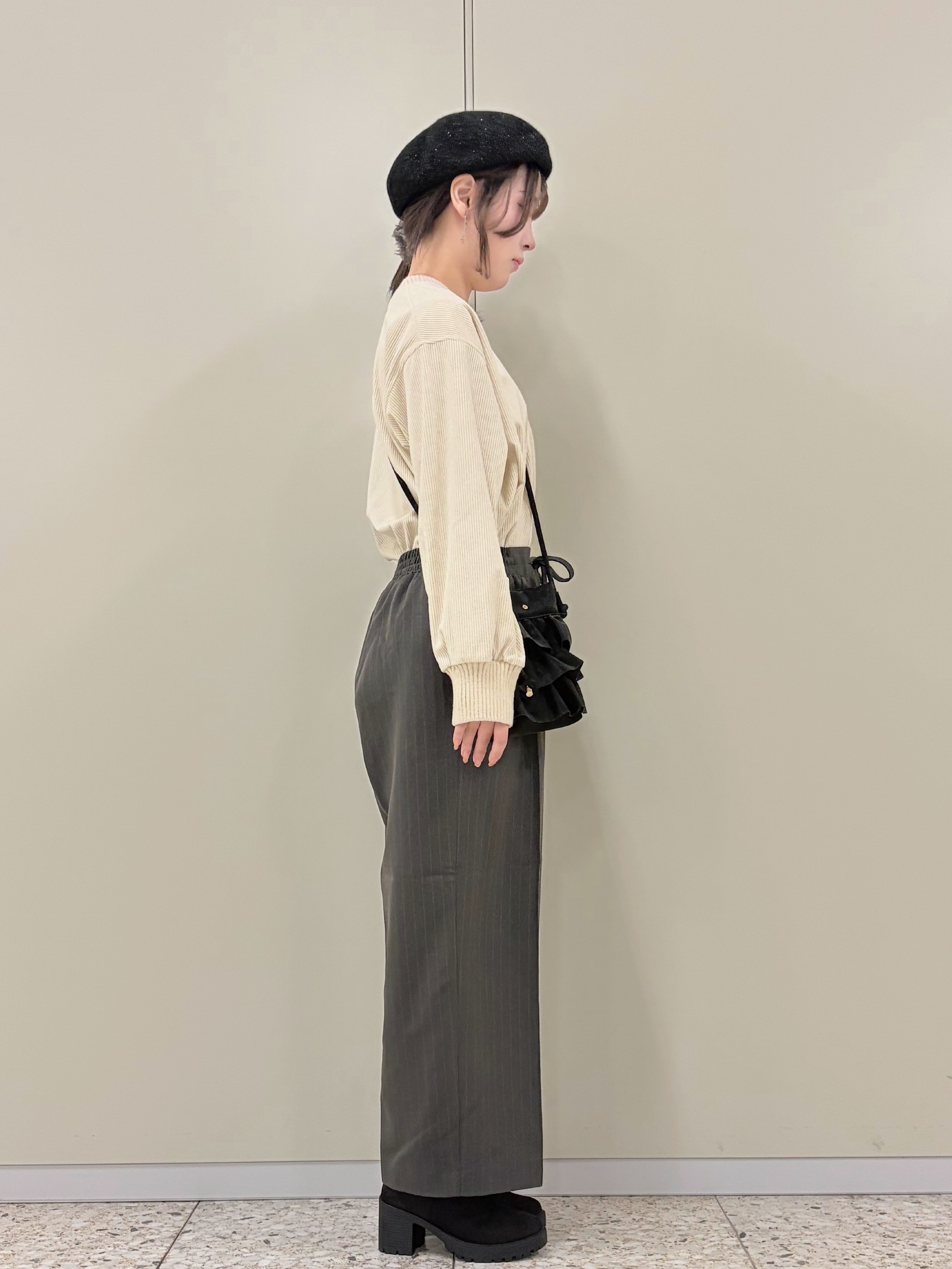 ひよりん⭐️さんの「SHOO･LA･RUE｜【S-LL/洗濯機可/前後2WAY】大人上品にきまる コーデュロイトップス」を使ったコーディネート