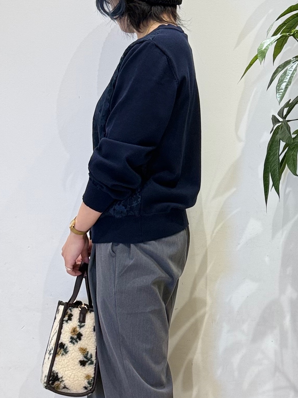 misakiさんの「SHOO･LA･RUE｜【洗濯機可/S-LL】周りと差がつく レースデザインカーディガン」を使ったコーディネート