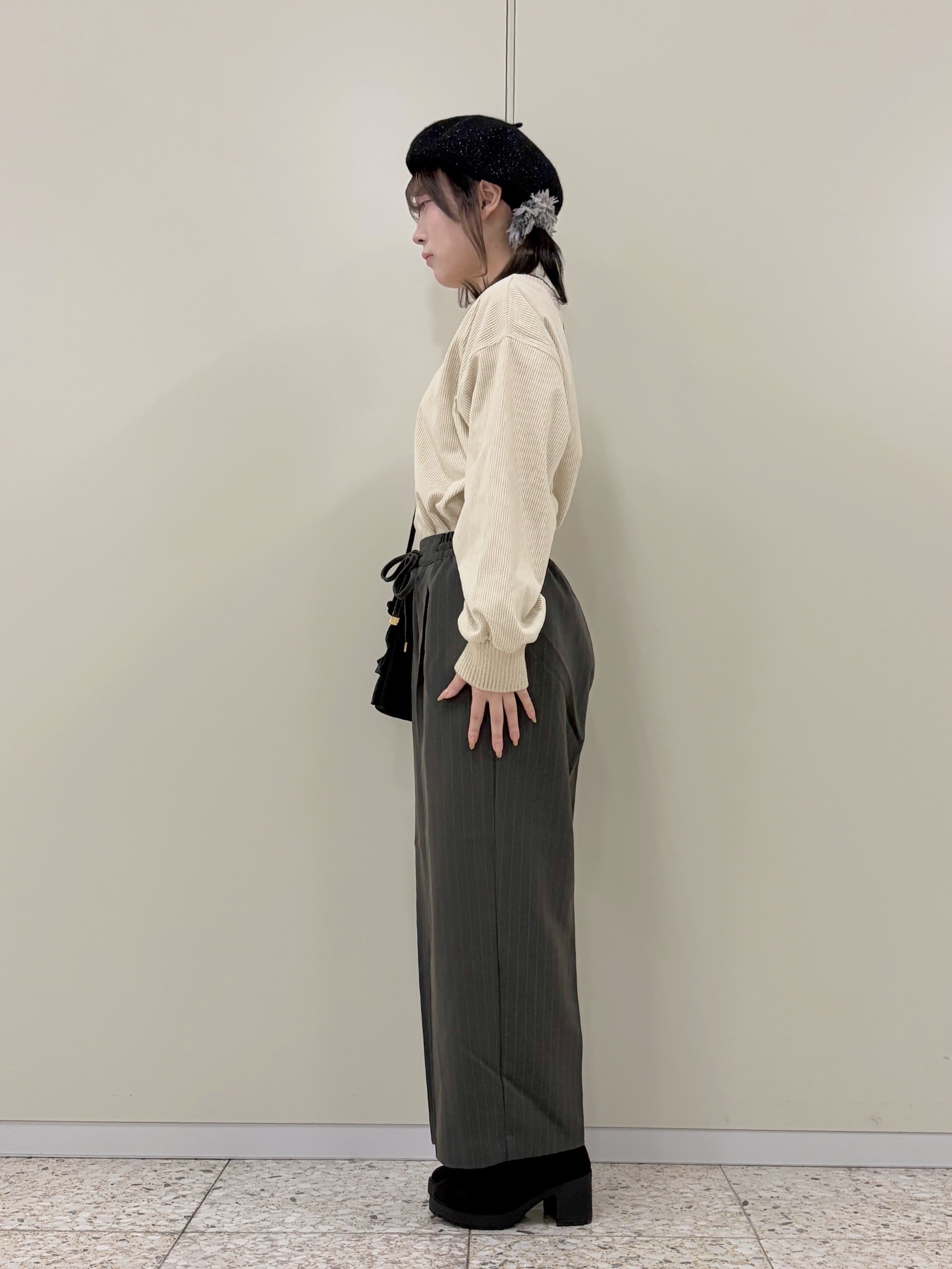 ひよりん⭐️さんの「SHOO･LA･RUE｜【S-LL/洗濯機可/前後2WAY】大人上品にきまる コーデュロイトップス」を使ったコーディネート