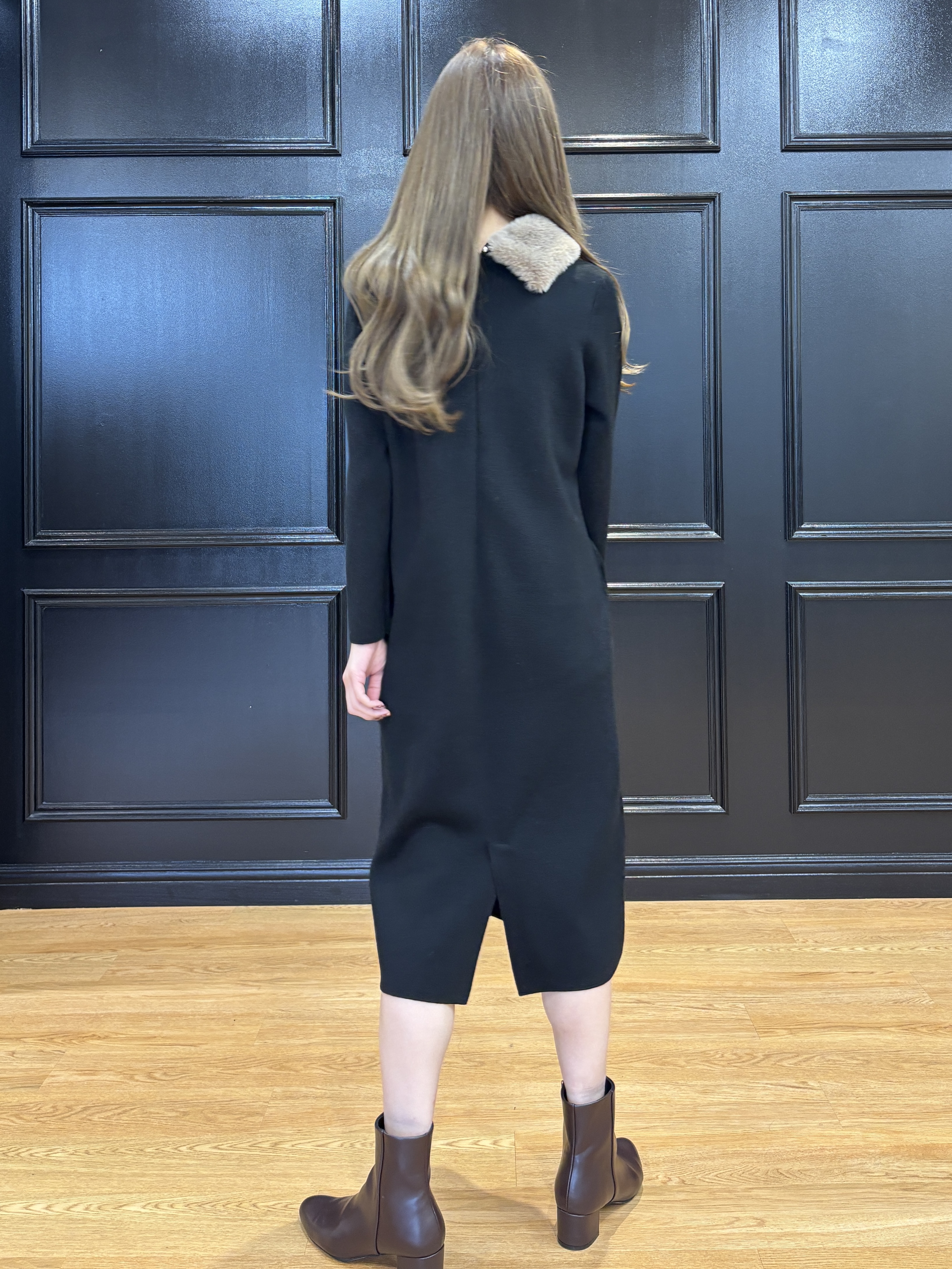 清水夏姫さんの「DRESSTERIOR｜ファーカラーニットワンピース」を使ったコーディネート