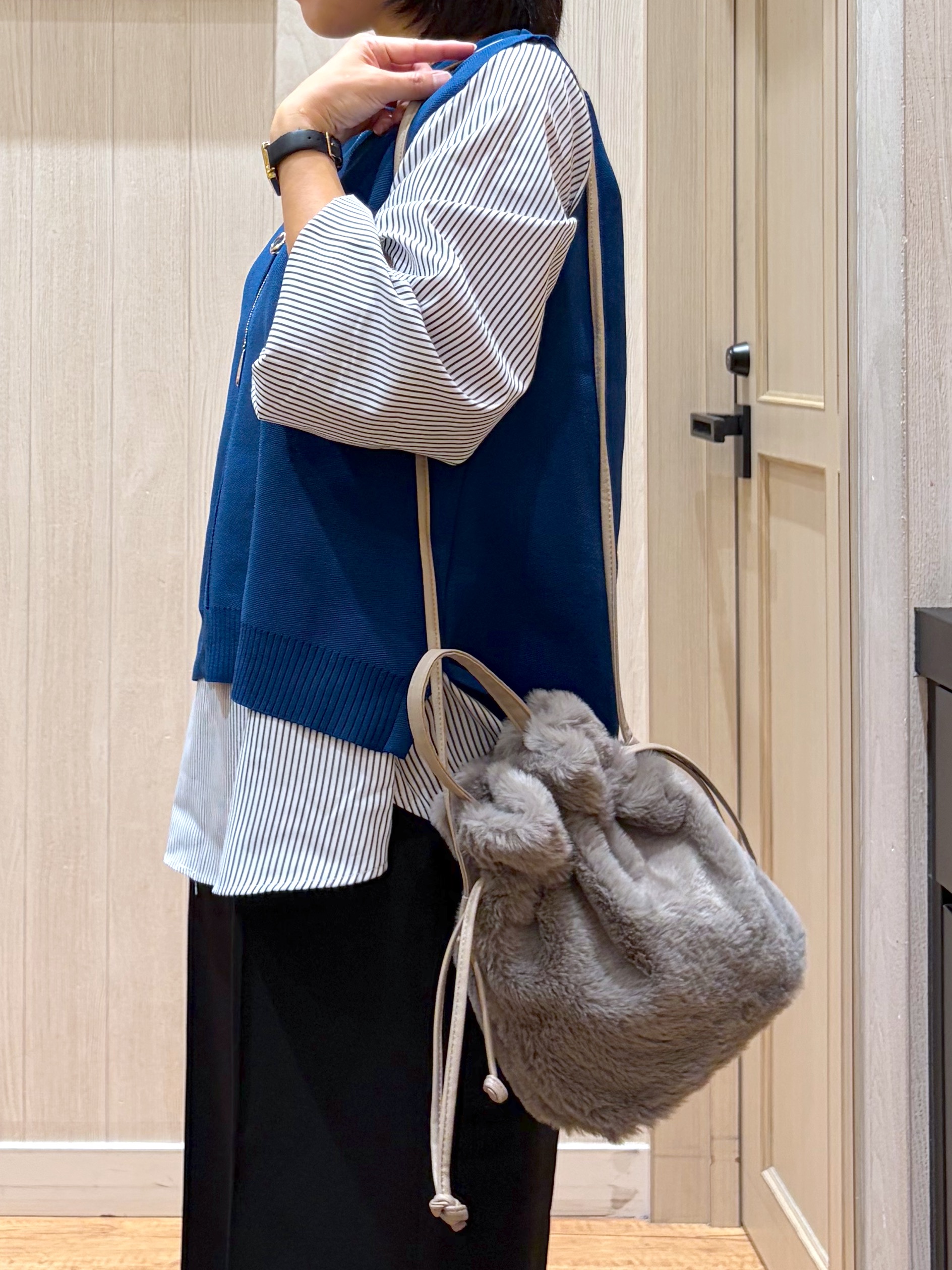 shirayuuuさんの「SHOO･LA･RUE｜【2点セット/S-LL】着回し自在 スポンディッシュニットベスト＆フレアシャツ」を使ったコーディネート