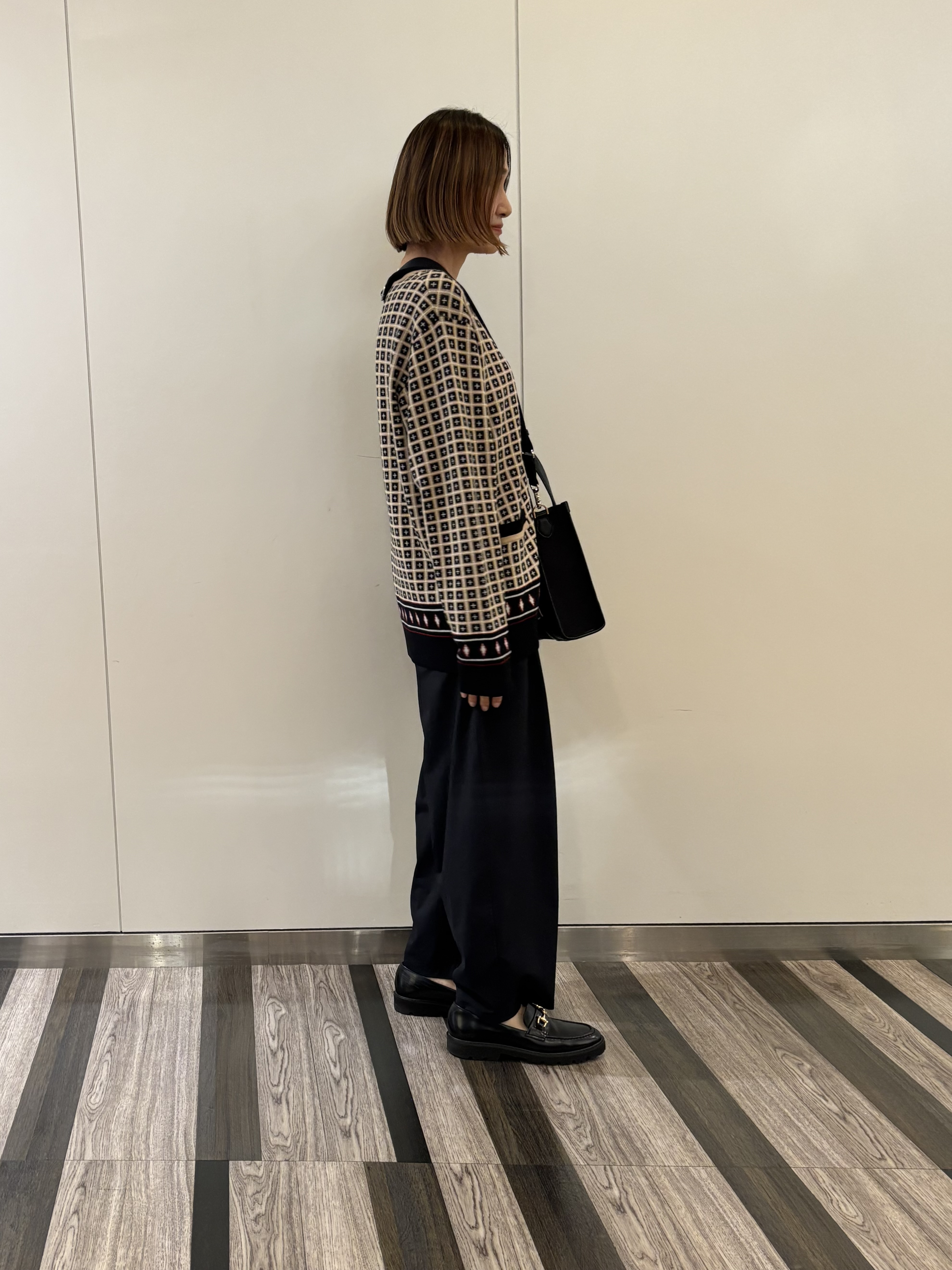 りまさんの「TAKEO KIKUCHI｜【BOWLER HAT LABEL】ジオメトリック柄カーディガン」を使ったコーディネート